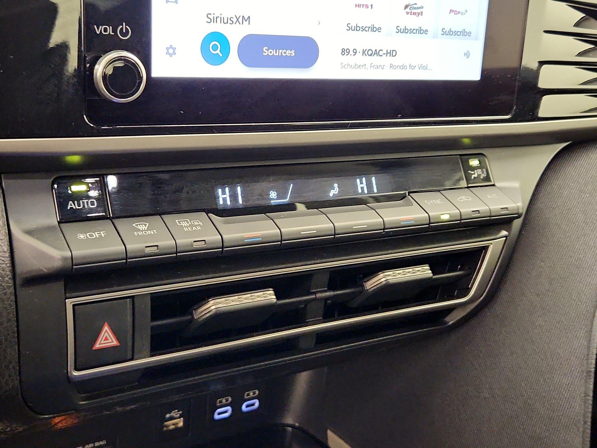 Thumbnail: 2025 Toyota Camry - 16