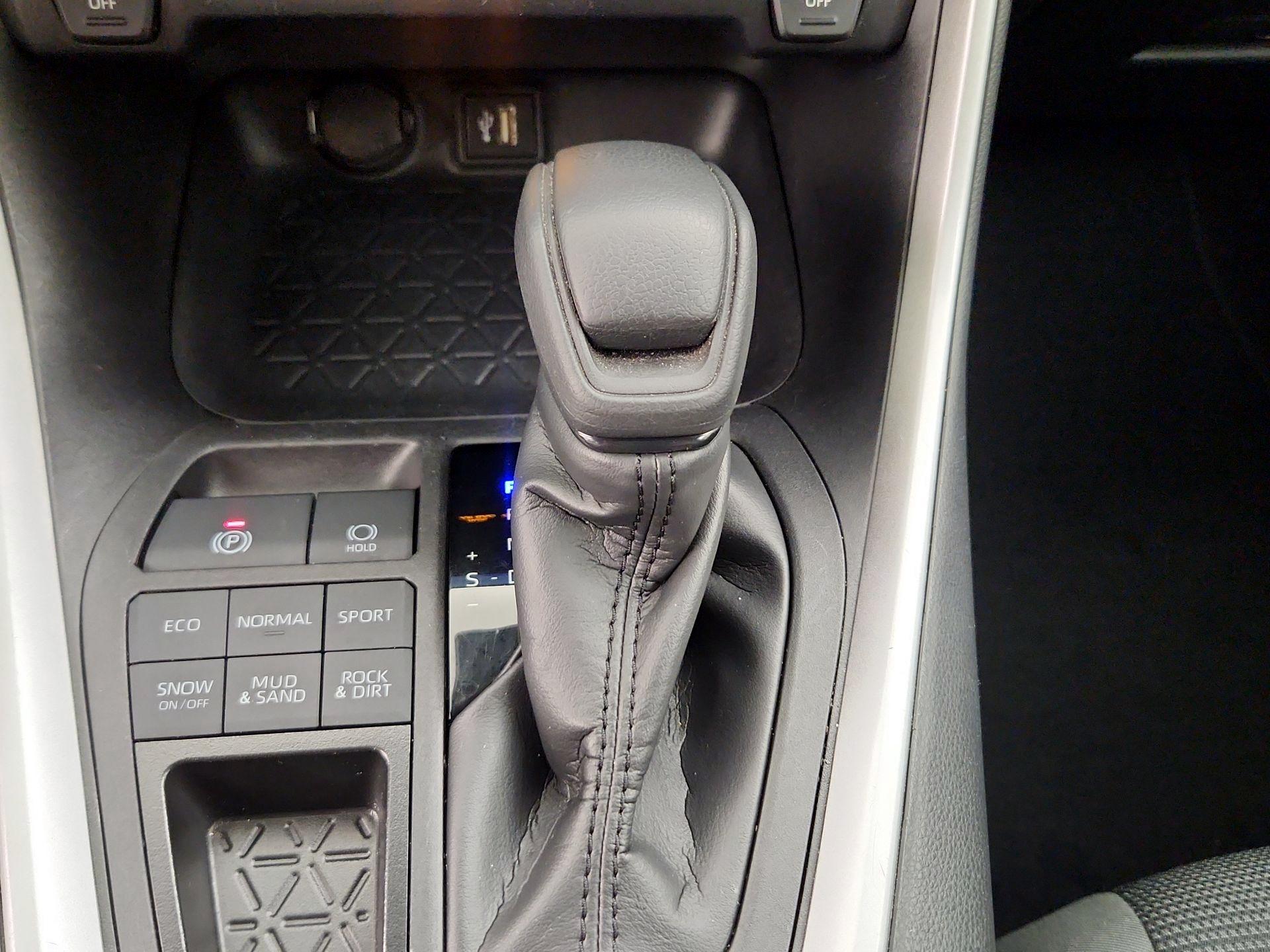 Thumbnail: 2024 Toyota RAV4 - 17