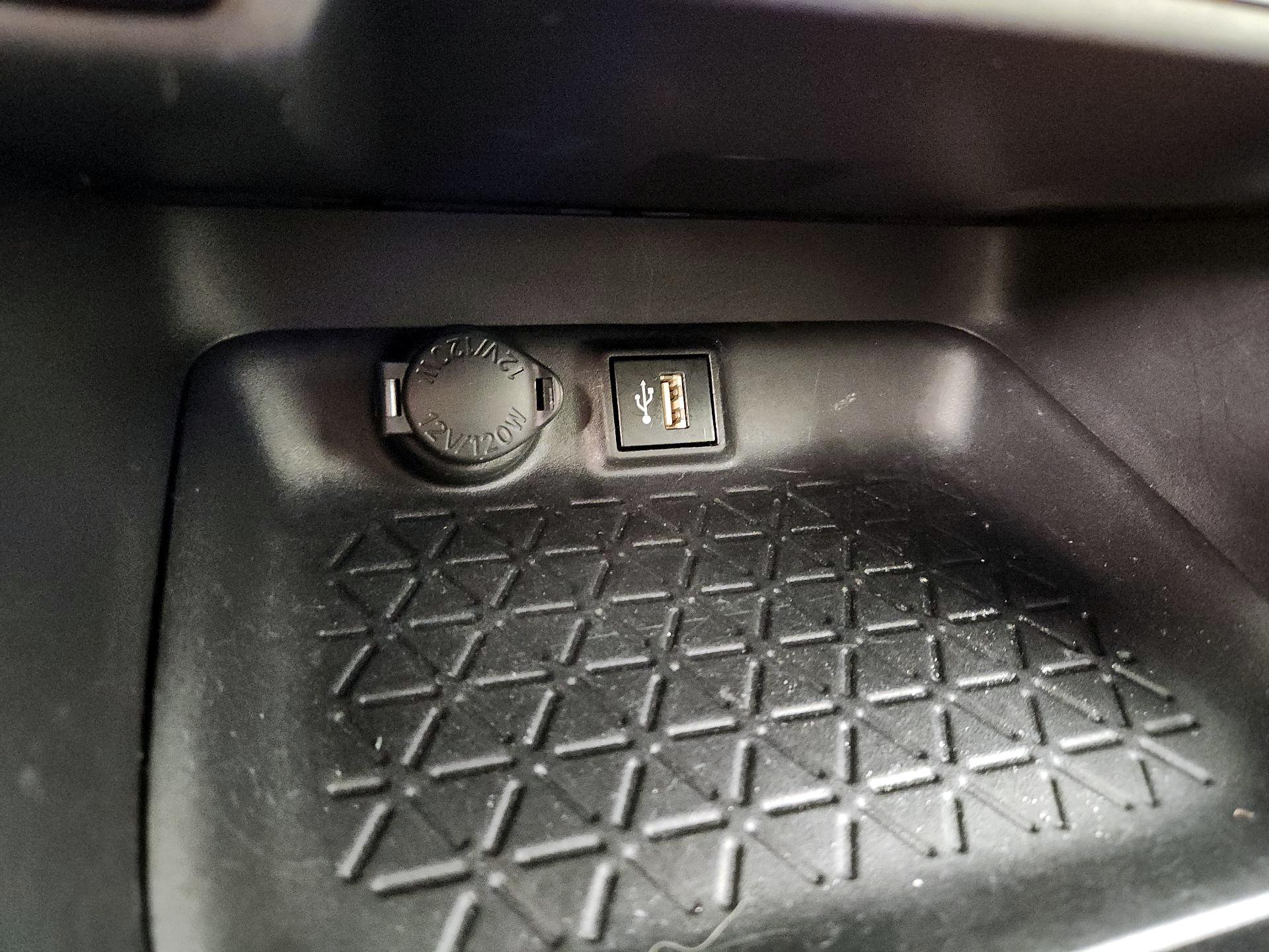 Thumbnail: 2024 Toyota RAV4 - 18