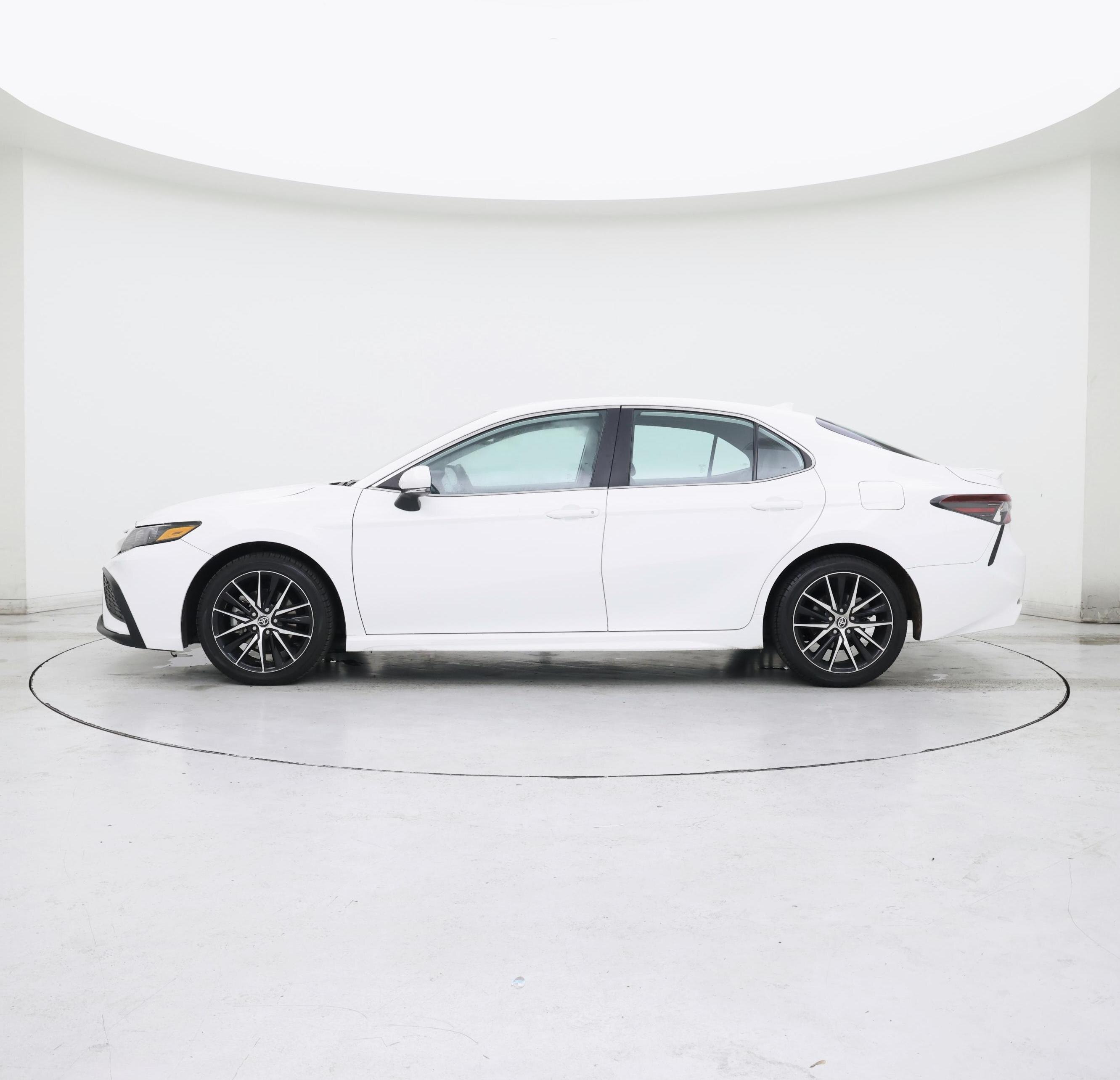 Thumbnail: 2024 Toyota Camry - 3