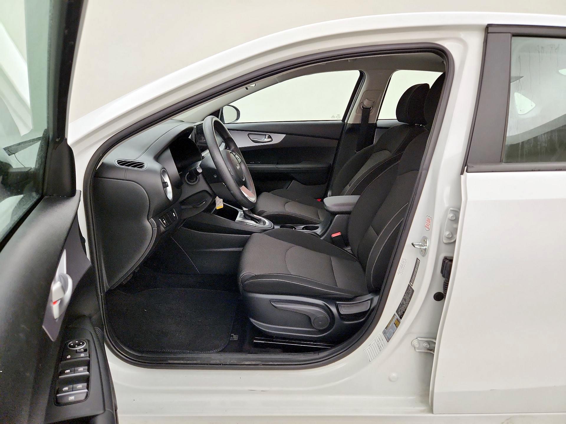 Thumbnail: 2024 Kia Forte - 11