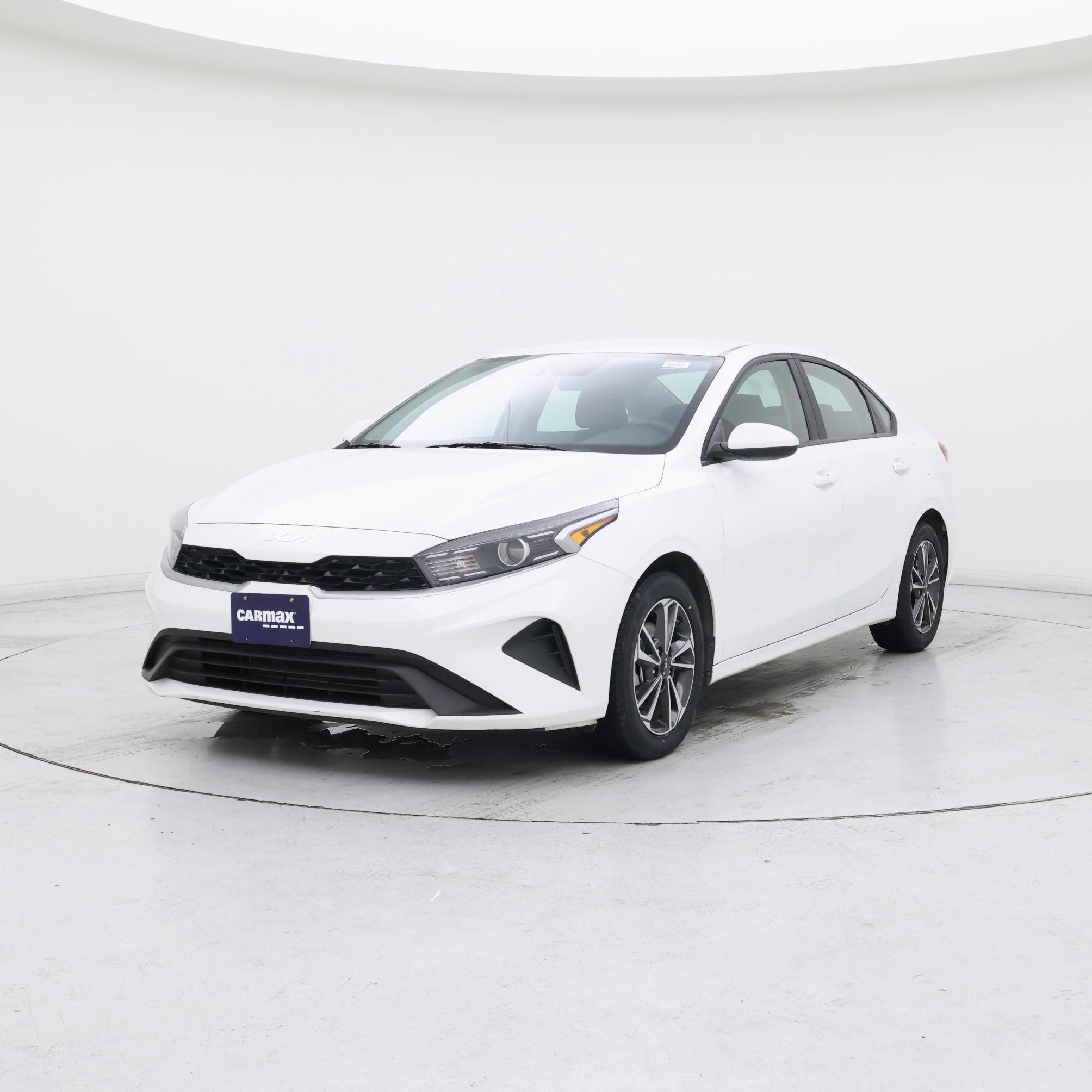 Thumbnail: 2024 Kia Forte - 4