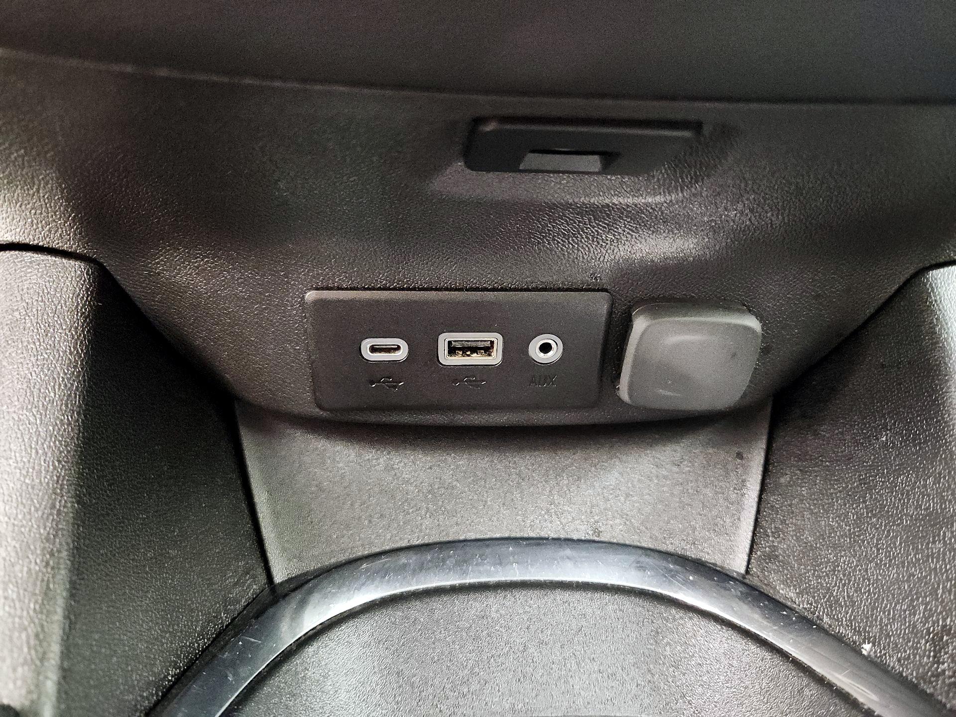 Thumbnail: 2023 Chevrolet Malibu - 18