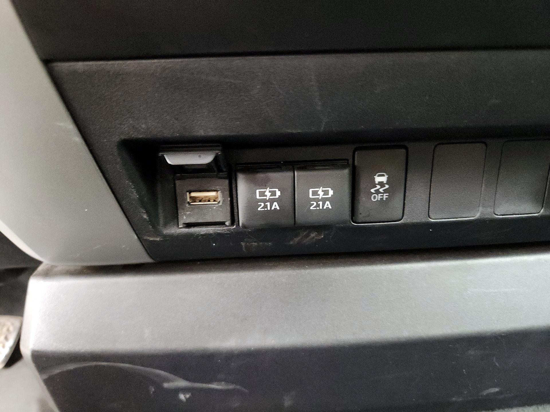 Thumbnail: 2021 Toyota Tundra - 18