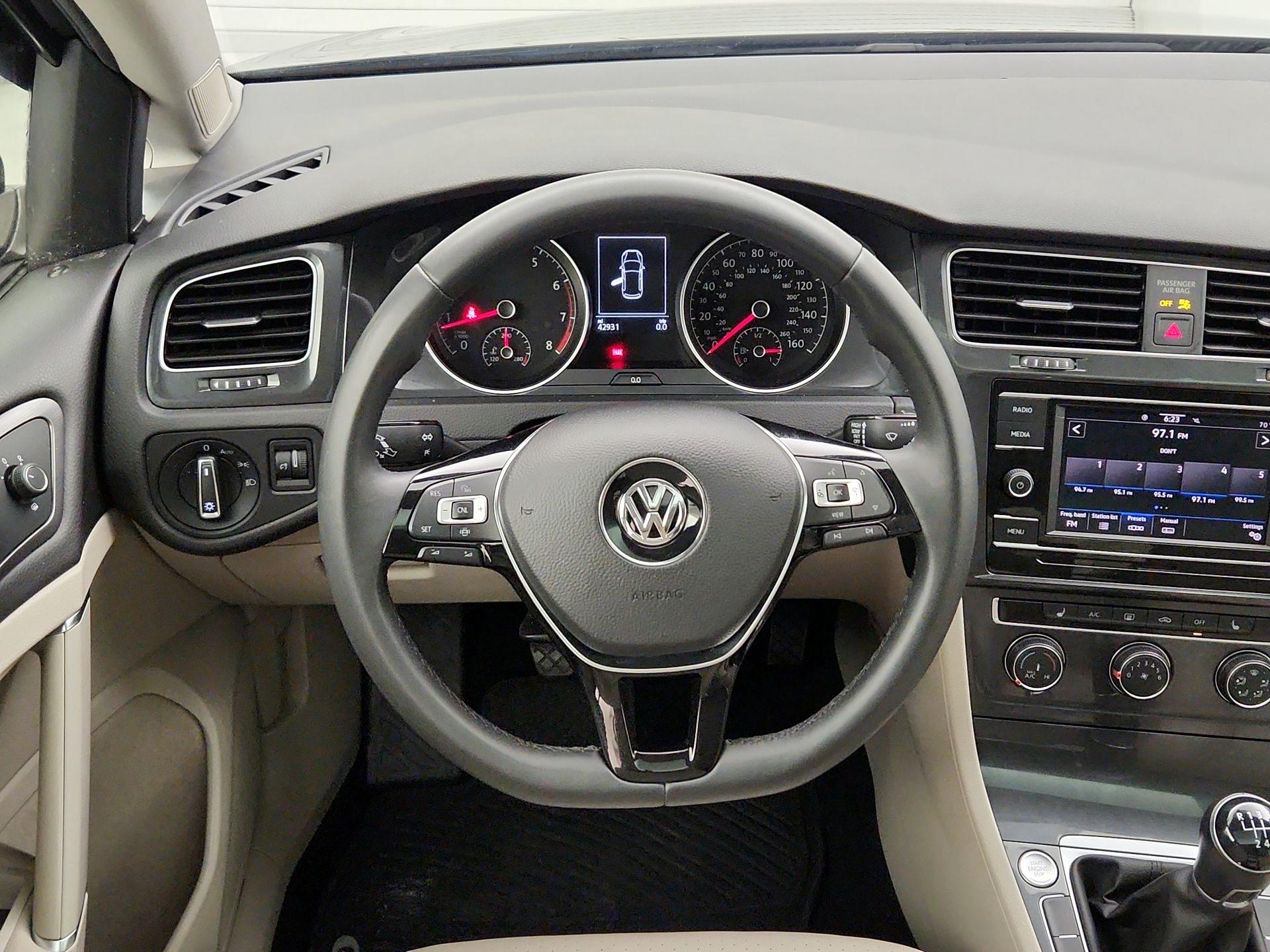 Thumbnail: 2020 Volkswagen Golf - 10