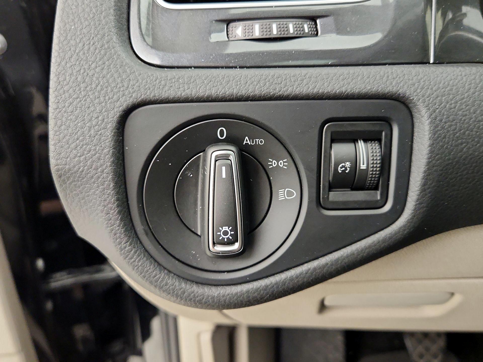 Thumbnail: 2020 Volkswagen Golf - 13