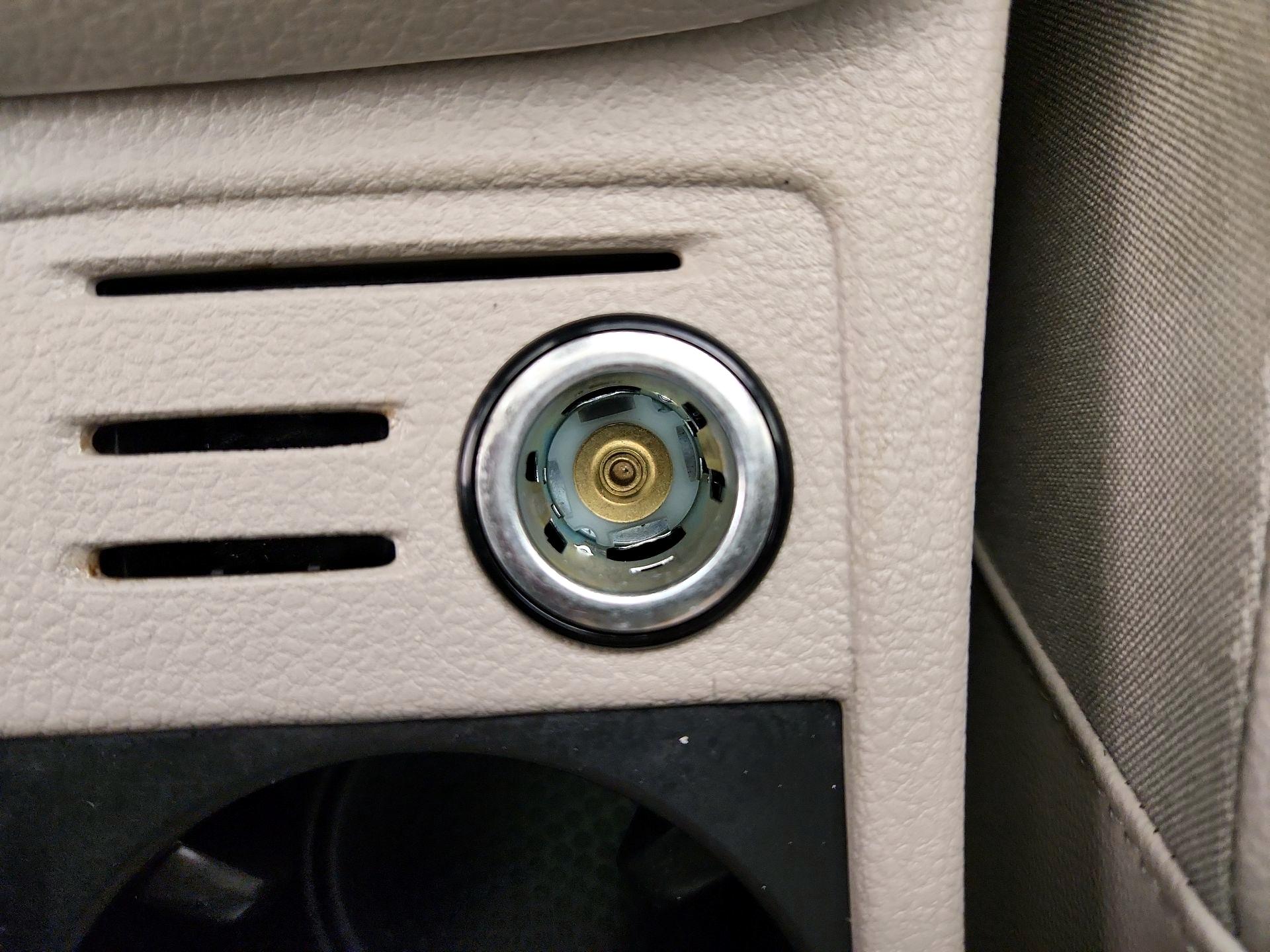 Thumbnail: 2020 Volkswagen Golf - 18