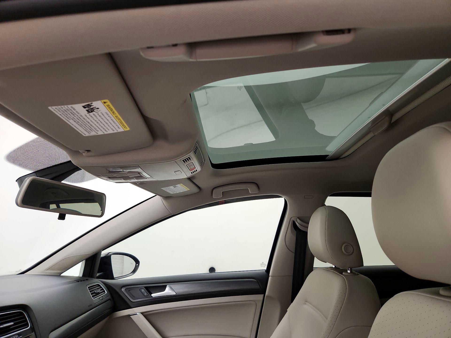 Thumbnail: 2020 Volkswagen Golf - 19