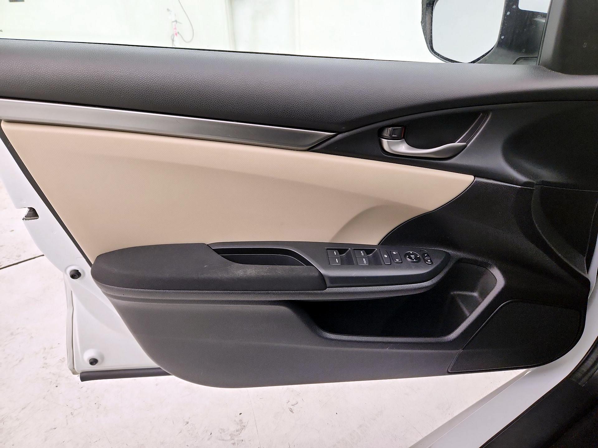 Thumbnail: 2017 Honda Civic - 12