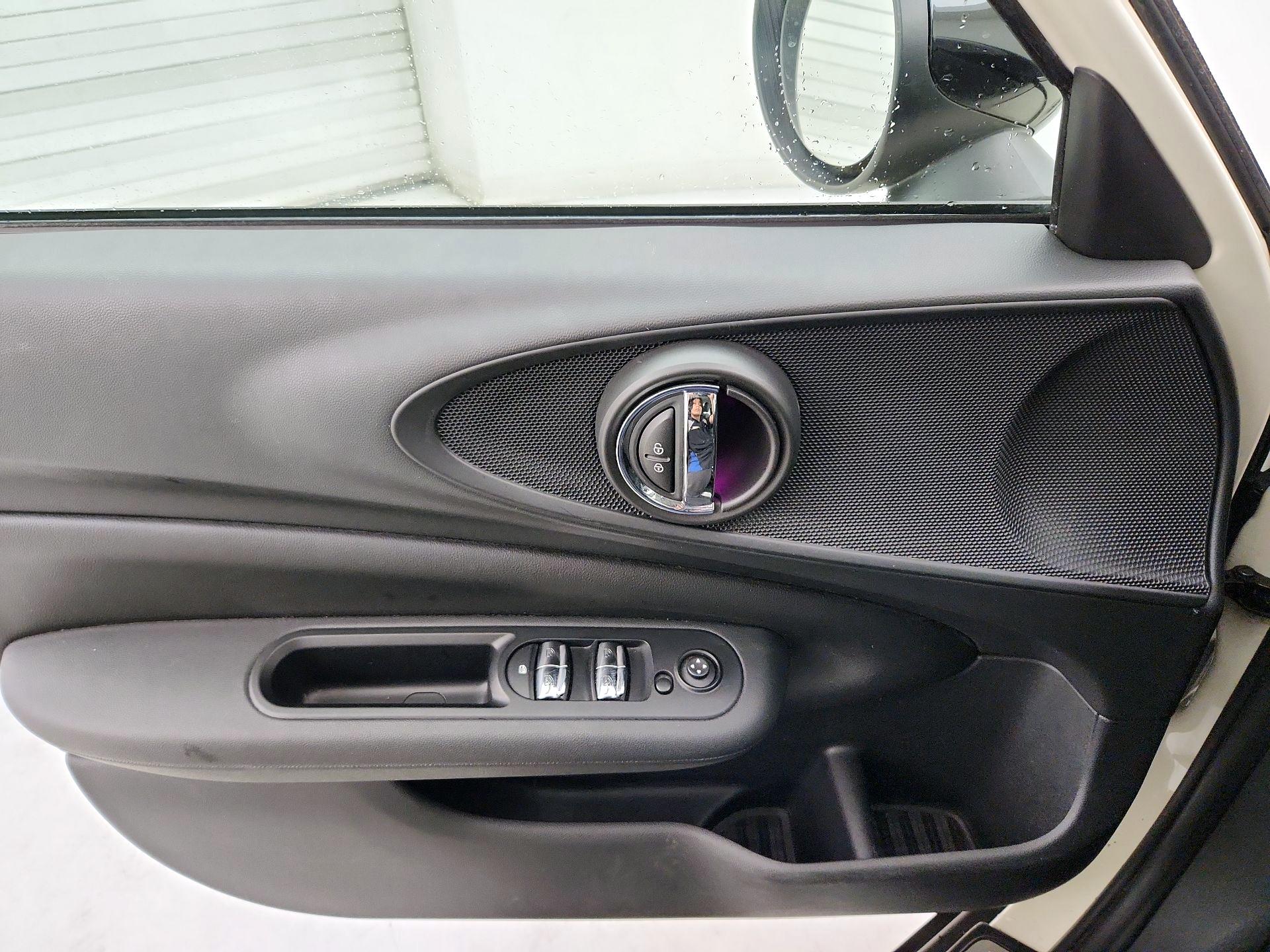 Thumbnail: 2016 MINI Cooper Clubman - 12