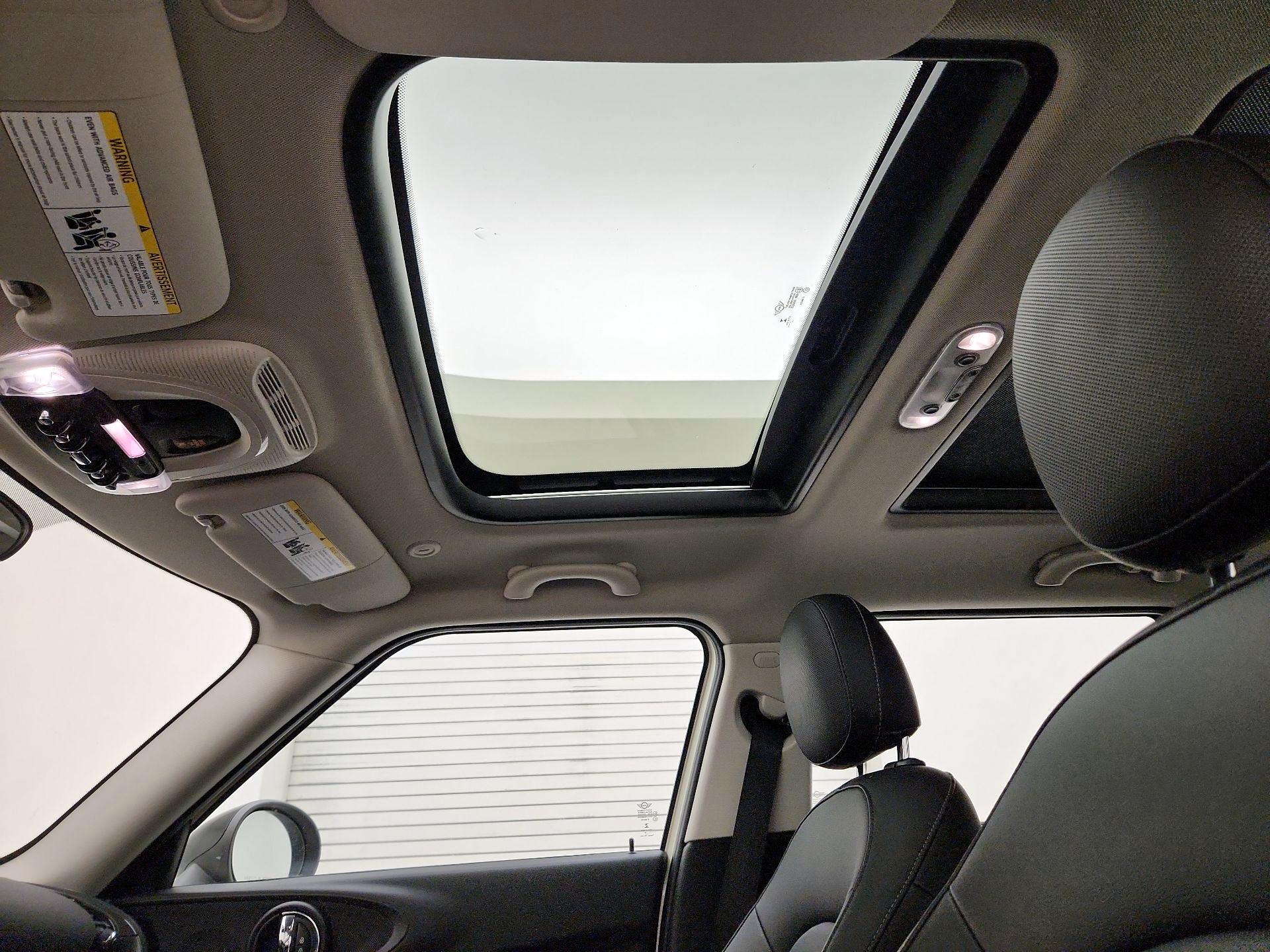 Thumbnail: 2016 MINI Cooper Clubman - 18