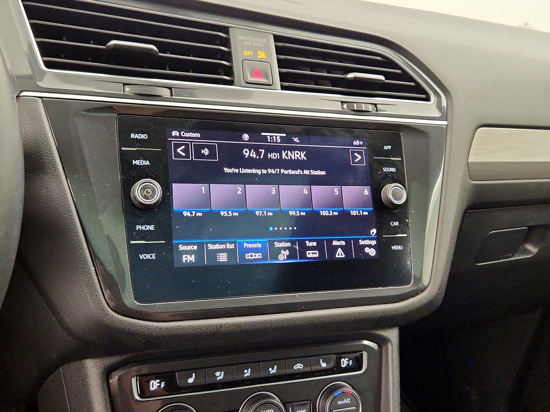 Thumbnail: 2021 Volkswagen Tiguan - 15