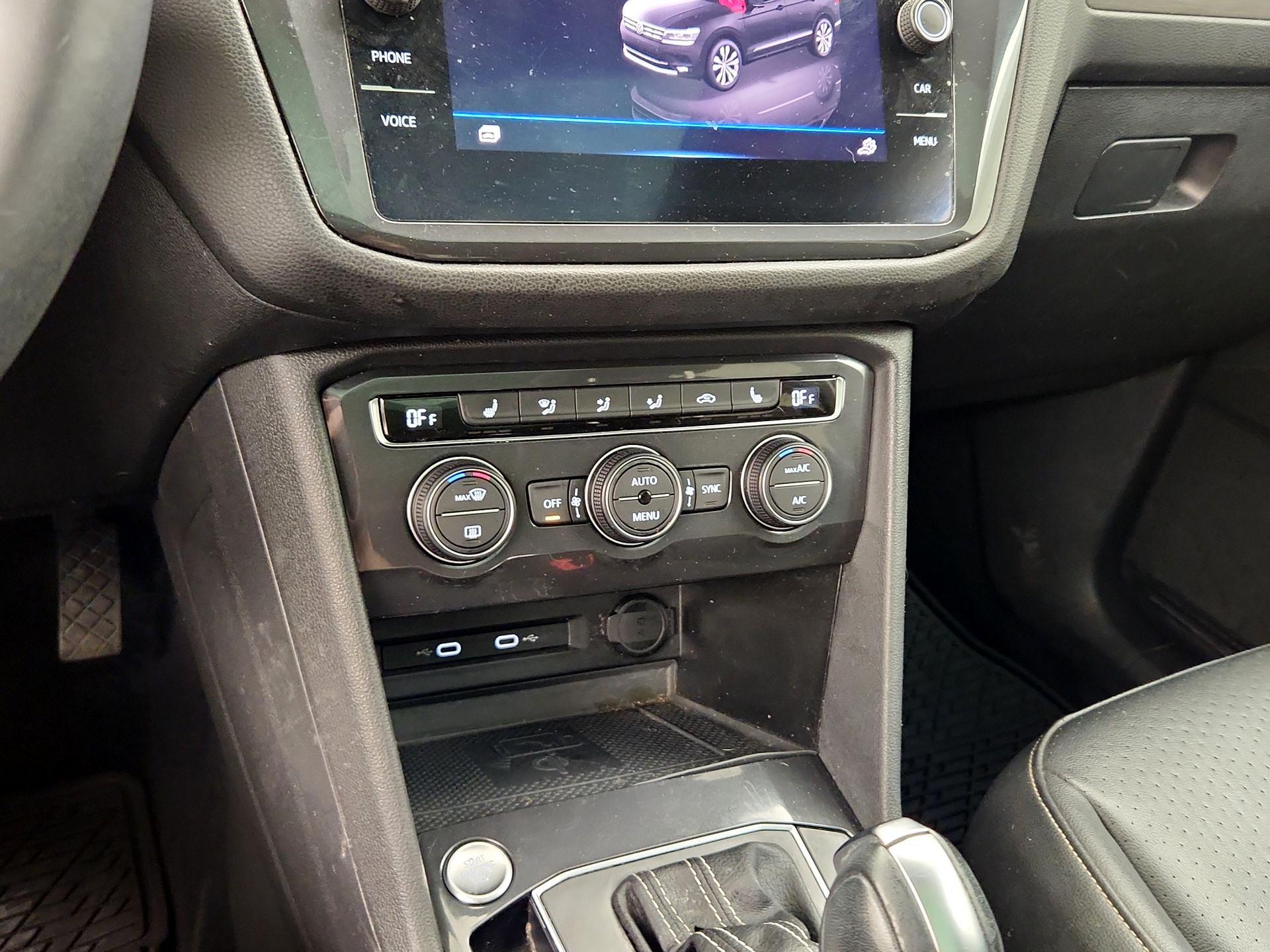 Thumbnail: 2021 Volkswagen Tiguan - 16