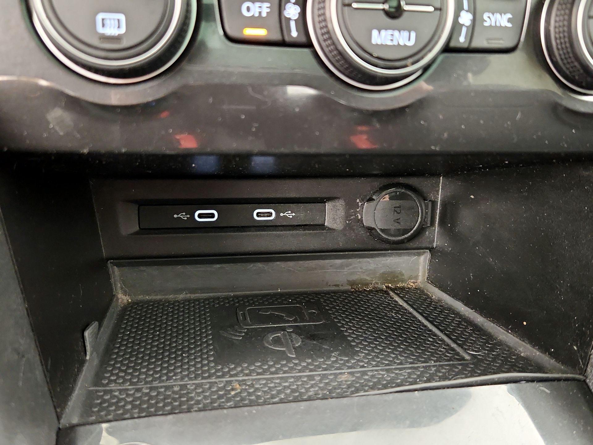 Thumbnail: 2021 Volkswagen Tiguan - 18