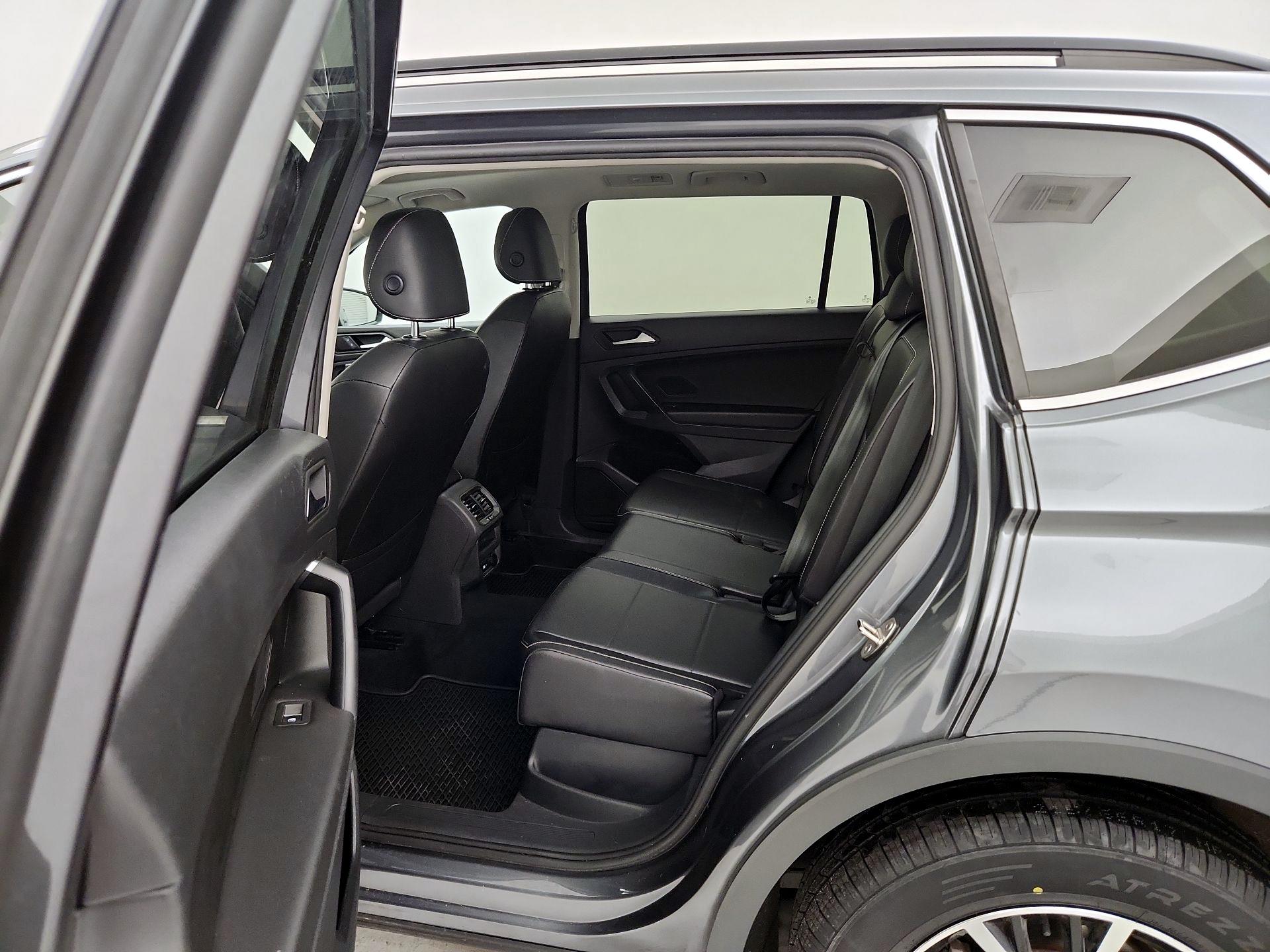 Thumbnail: 2021 Volkswagen Tiguan - 20