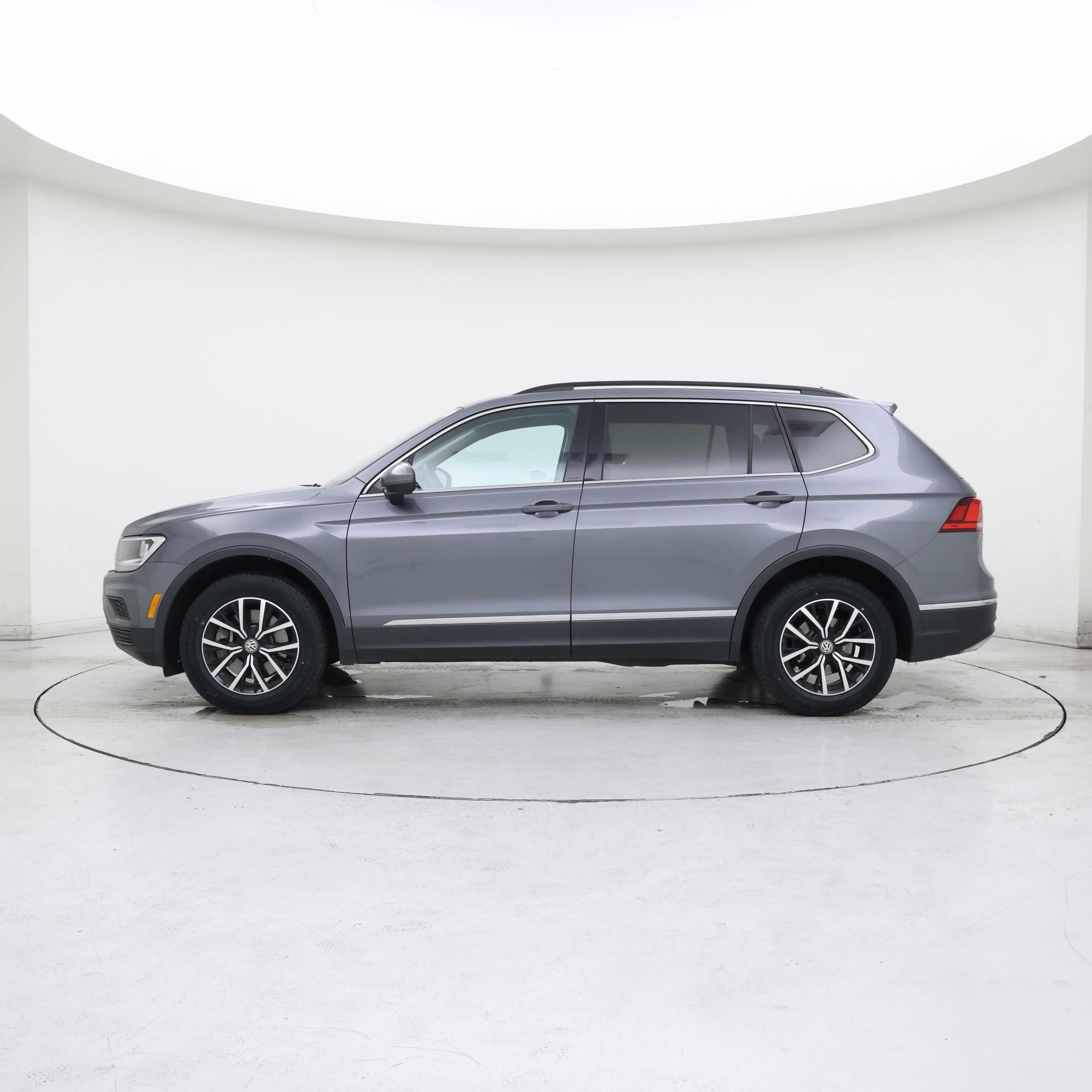 Thumbnail: 2021 Volkswagen Tiguan - 3