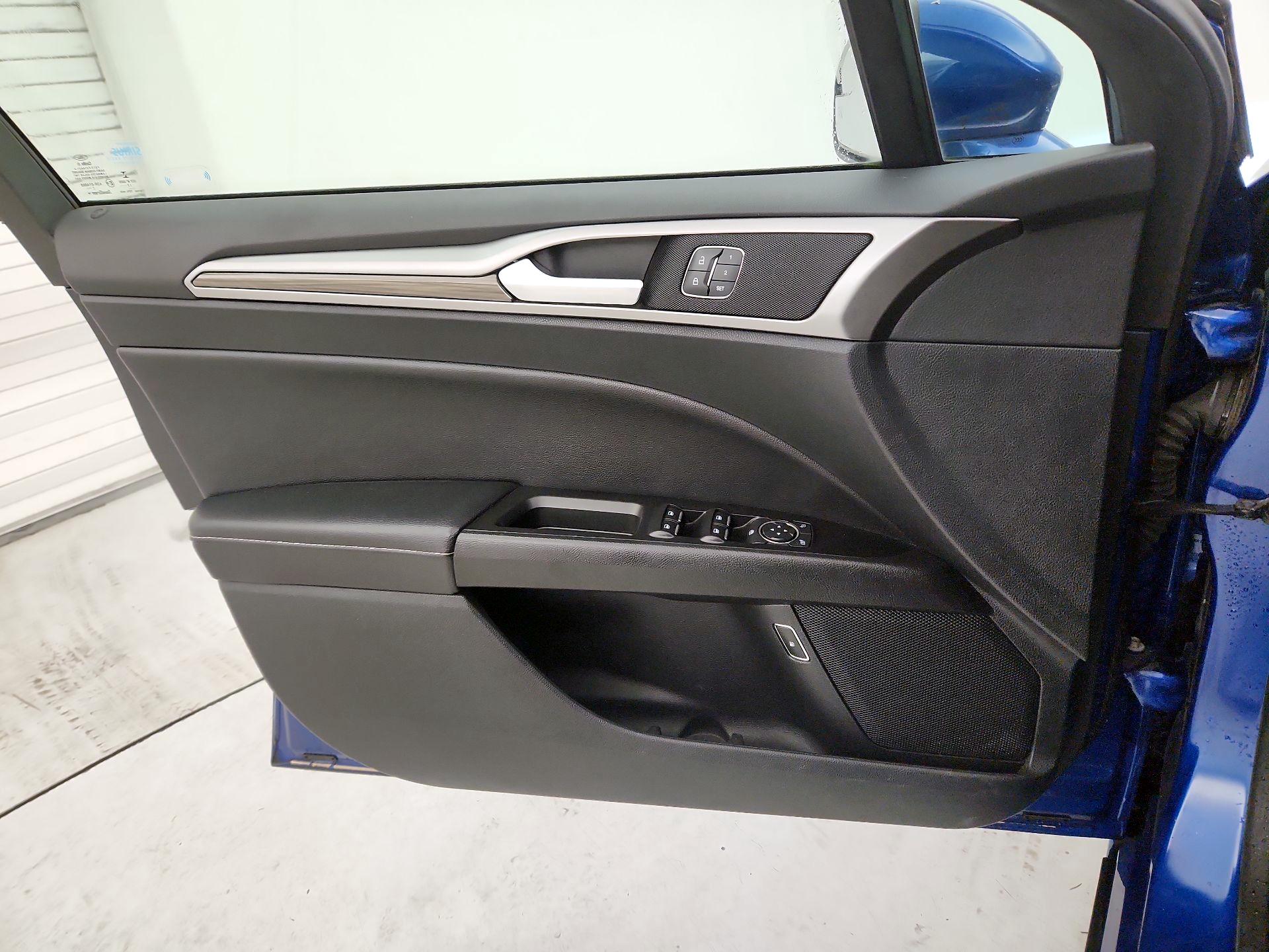 Thumbnail: 2018 Ford Fusion - 12