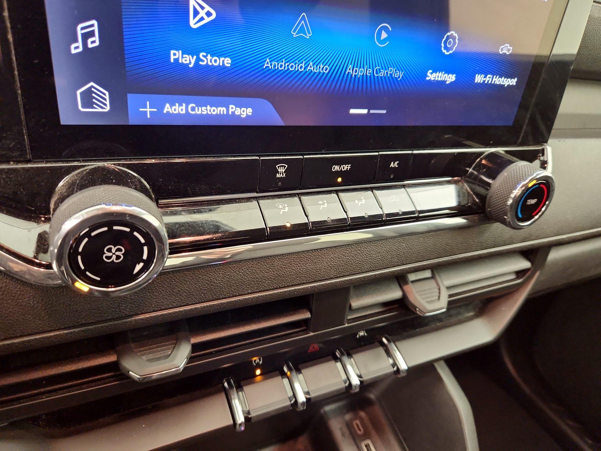 Thumbnail: 2023 Chevrolet Colorado - 15