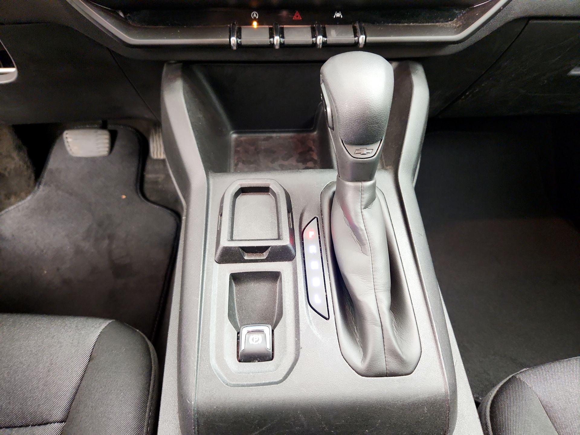 Thumbnail: 2023 Chevrolet Colorado - 16