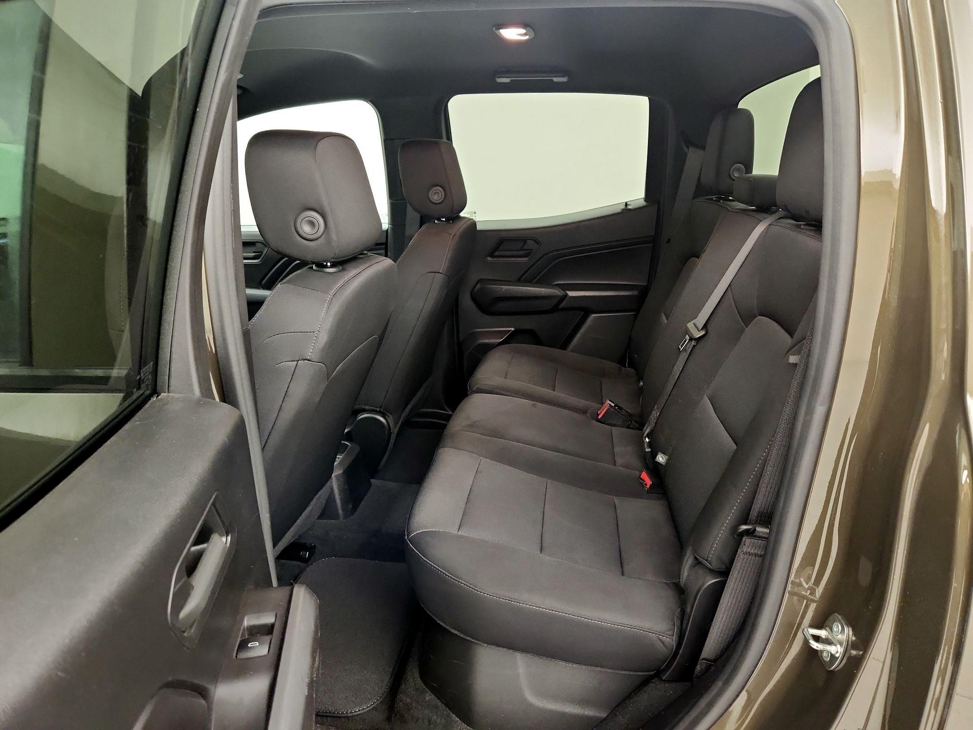 Thumbnail: 2023 Chevrolet Colorado - 18