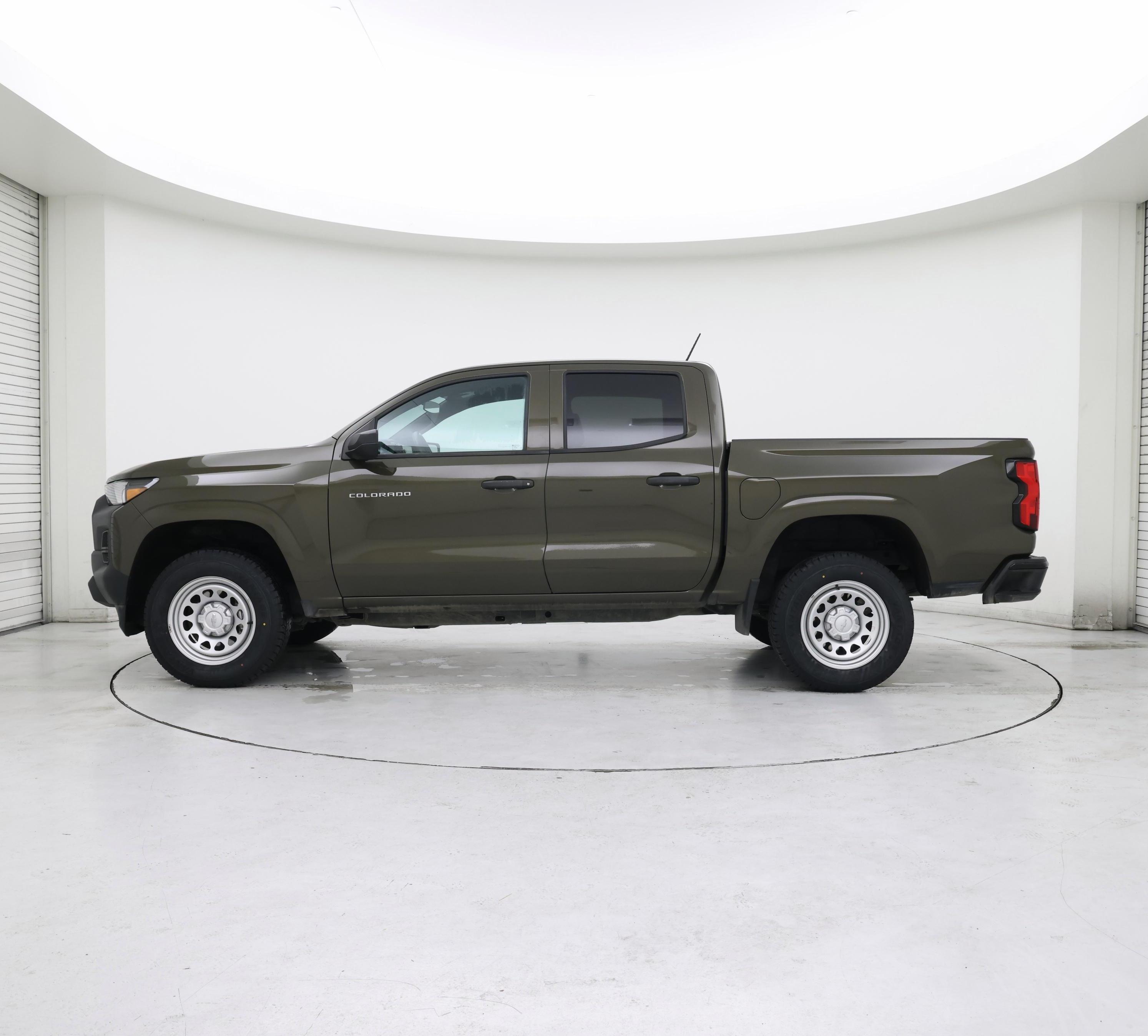 Thumbnail: 2023 Chevrolet Colorado - 3