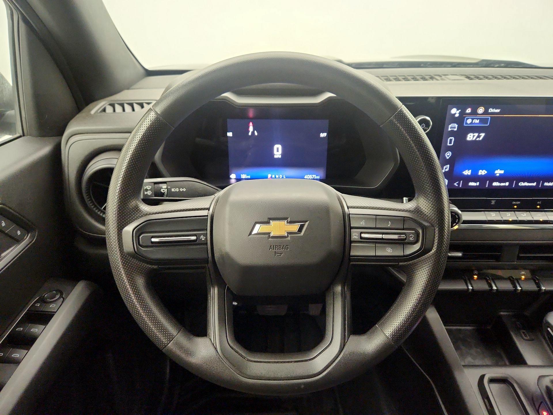 Thumbnail: 2023 Chevrolet Colorado - 10