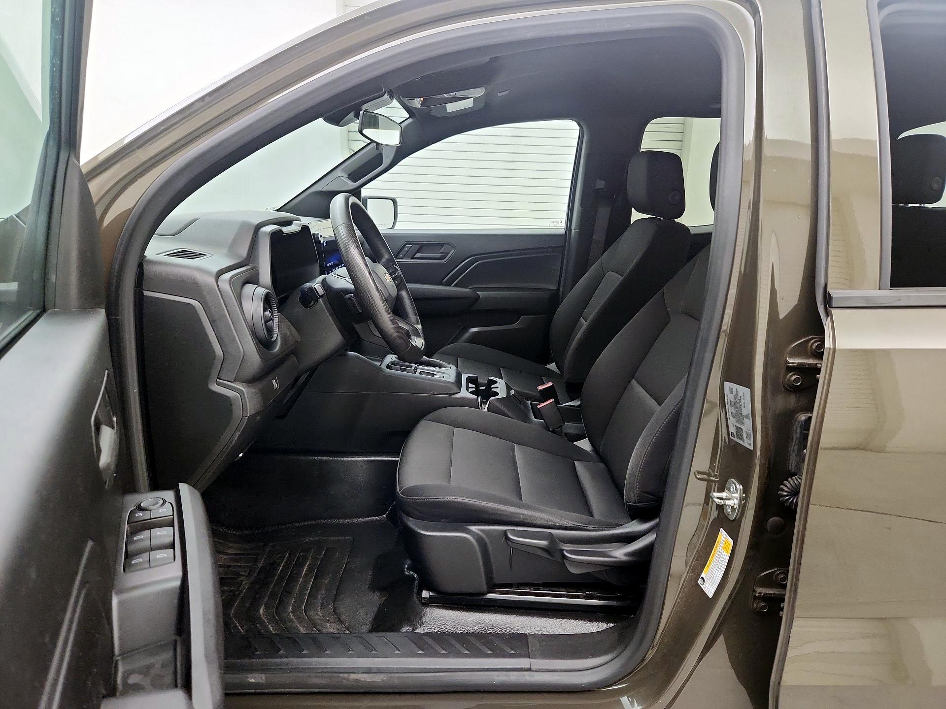 Thumbnail: 2023 Chevrolet Colorado - 11