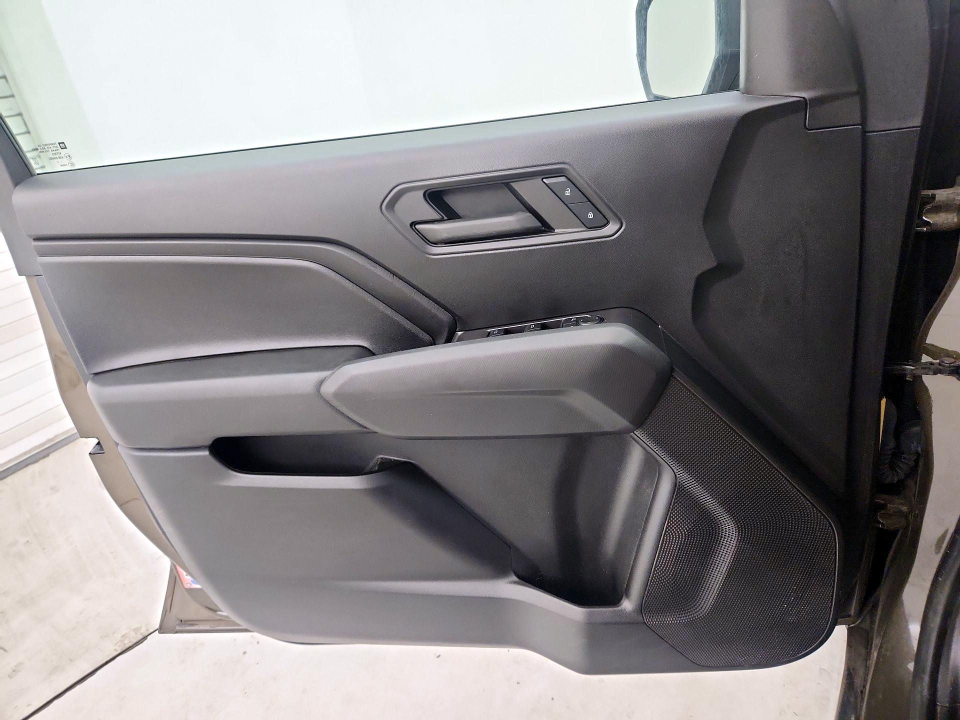 Thumbnail: 2023 Chevrolet Colorado - 12