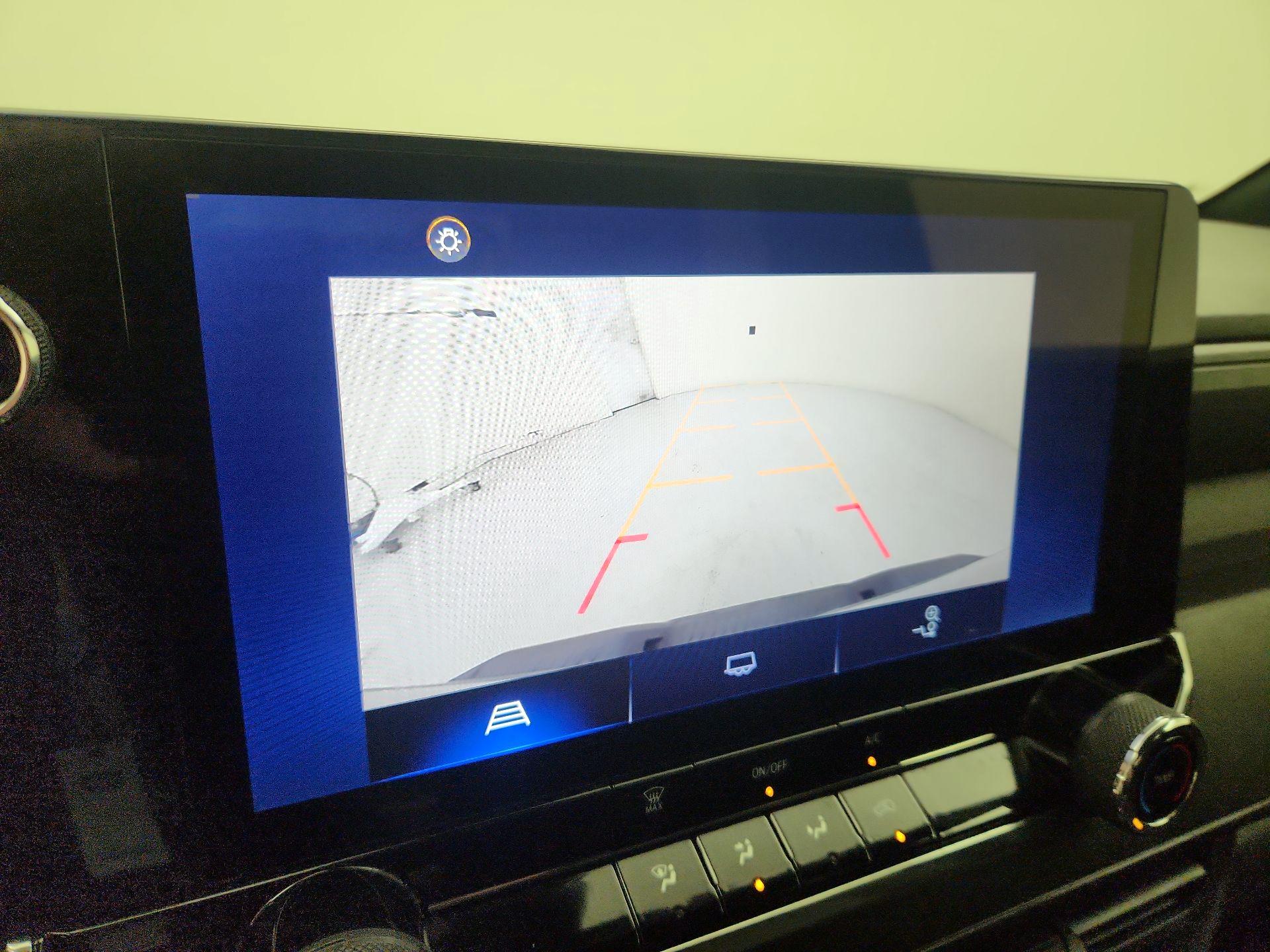 Thumbnail: 2023 Chevrolet Colorado - 14