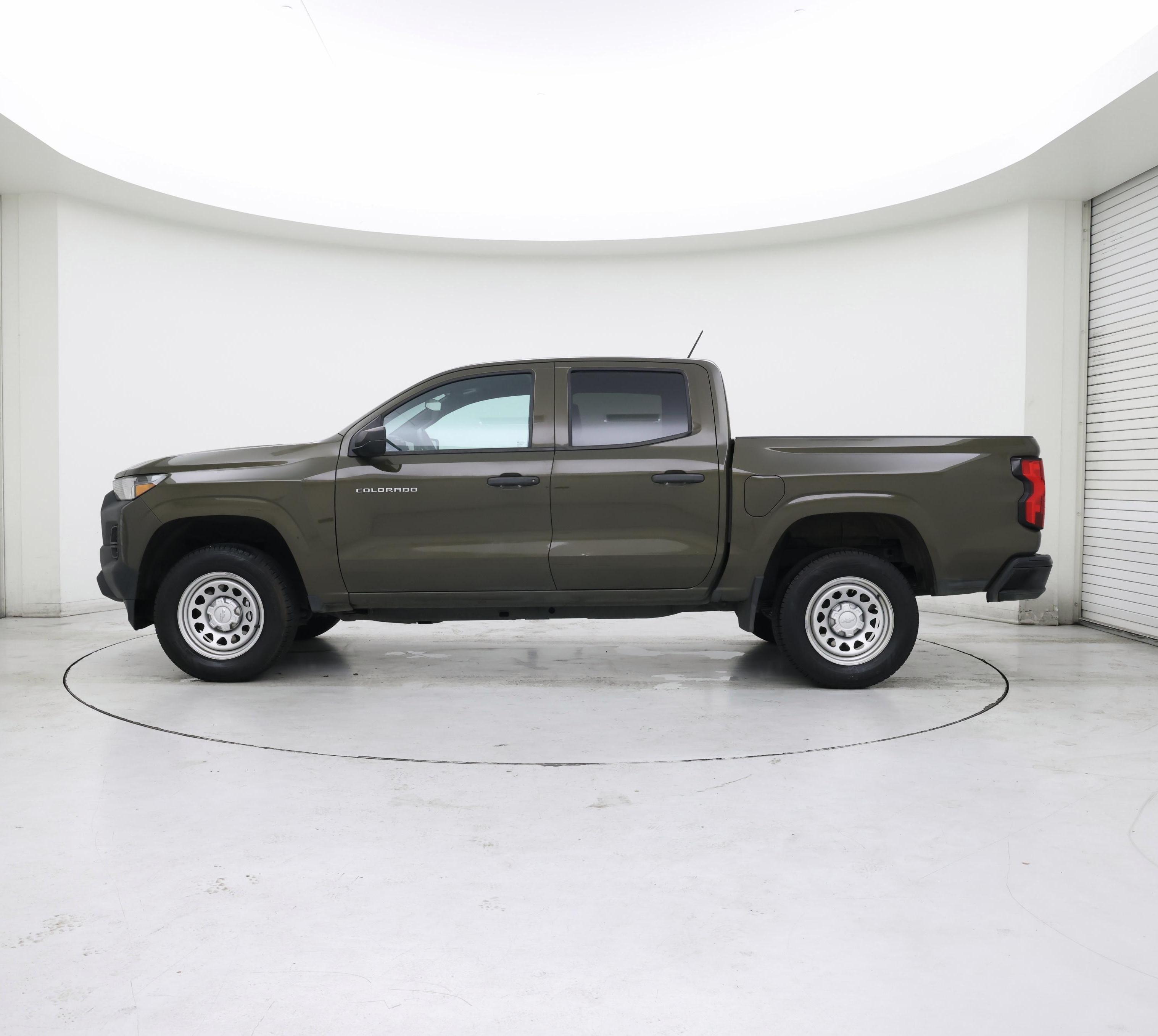 Thumbnail: 2023 Chevrolet Colorado - 3