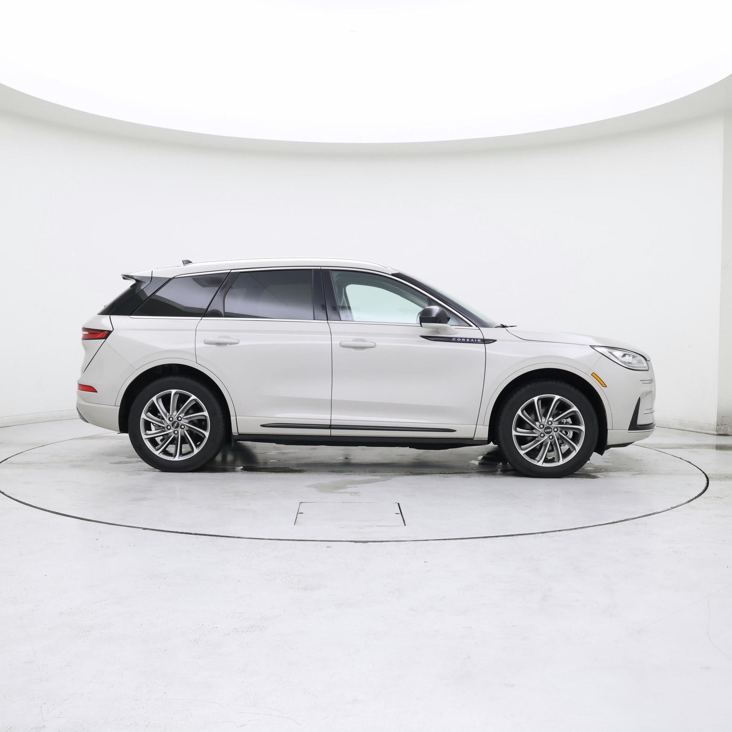 Thumbnail: 2023 Lincoln Corsair - 7