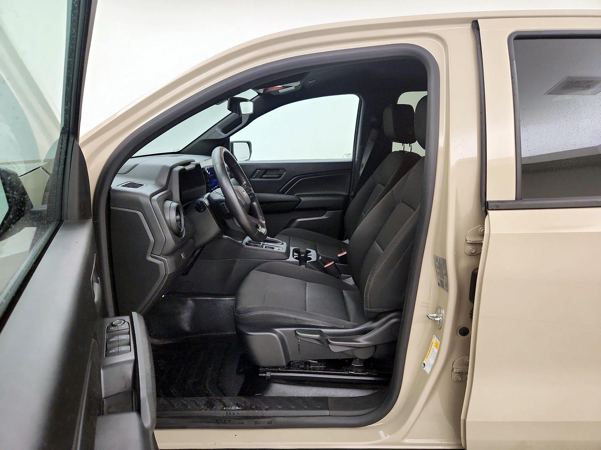 Thumbnail: 2023 Chevrolet Colorado - 11