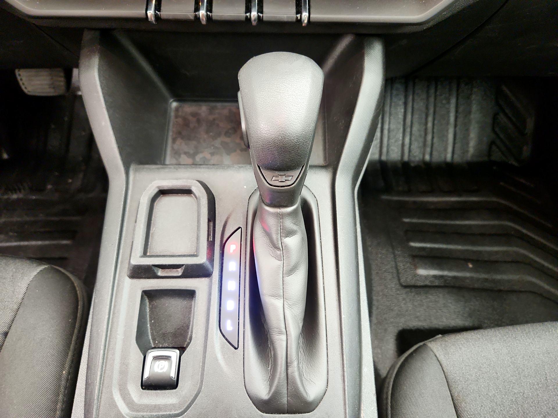 Thumbnail: 2023 Chevrolet Colorado - 16