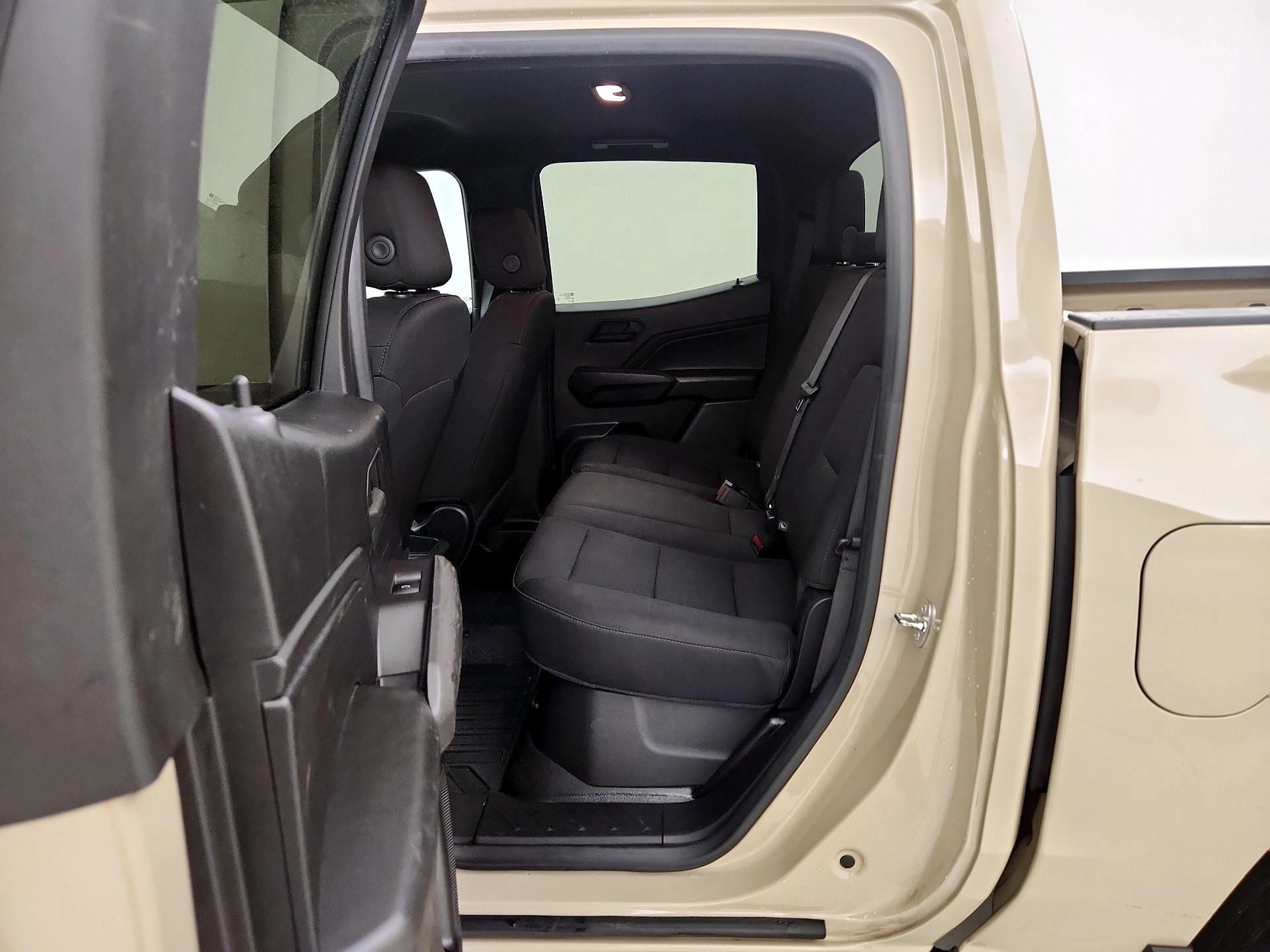 Thumbnail: 2023 Chevrolet Colorado - 18