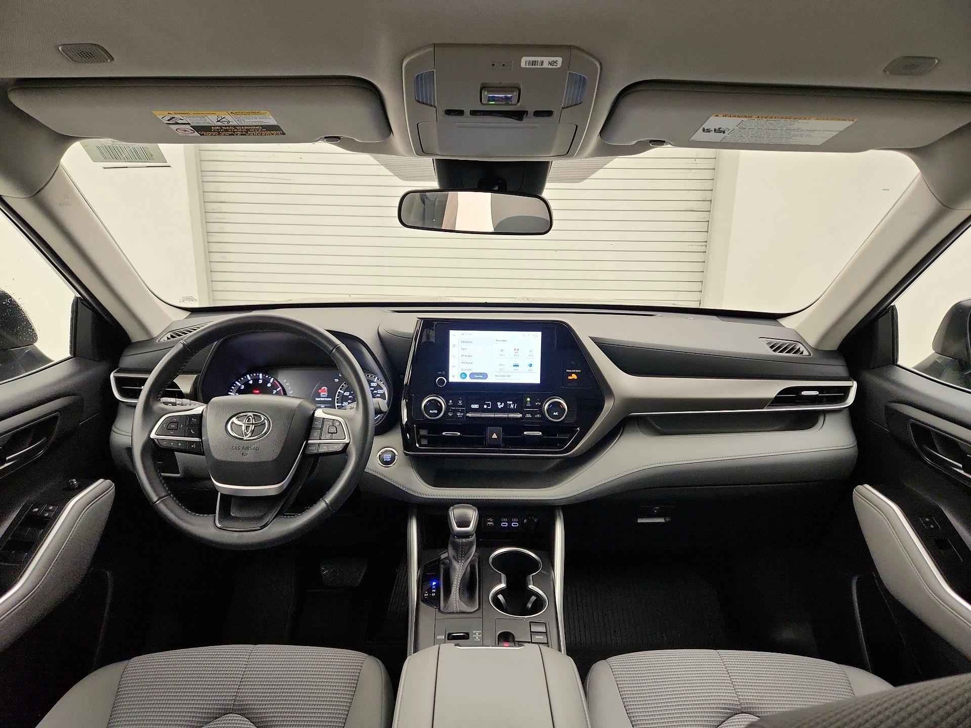 Thumbnail: 2023 Toyota Highlander - 9