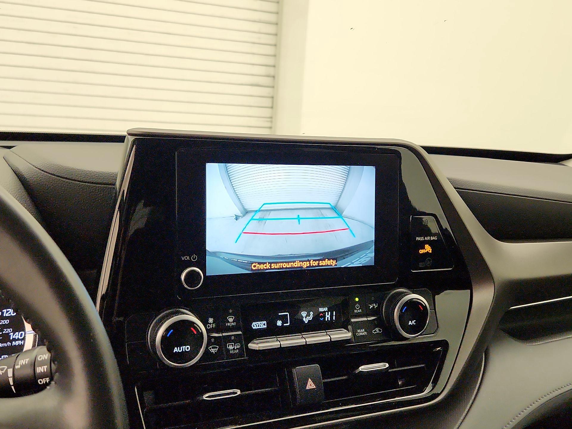 Thumbnail: 2023 Toyota Highlander - 14