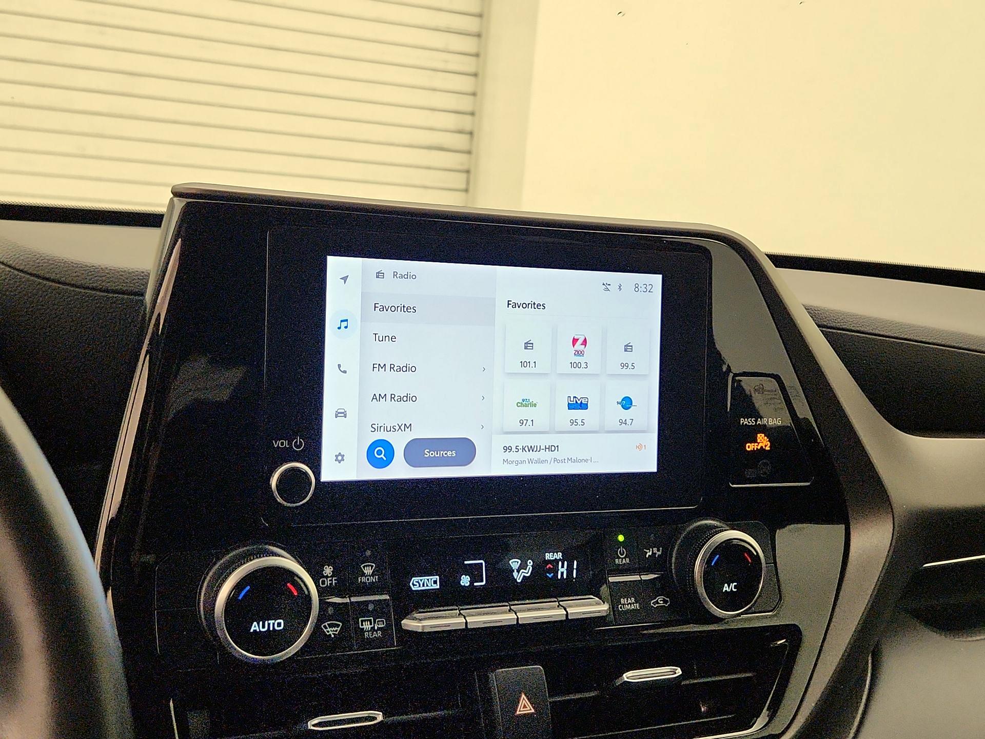 Thumbnail: 2023 Toyota Highlander - 15