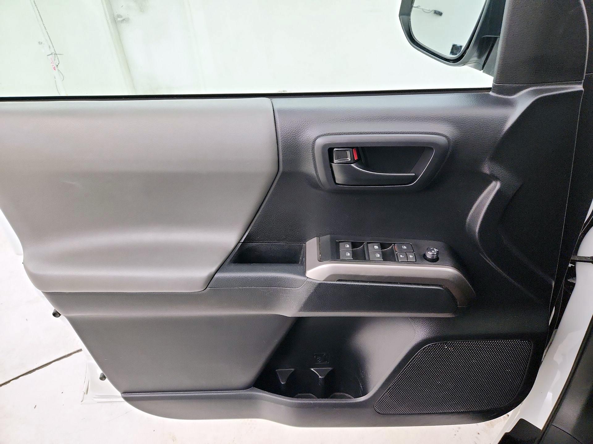 Thumbnail: 2021 Toyota Tacoma - 12