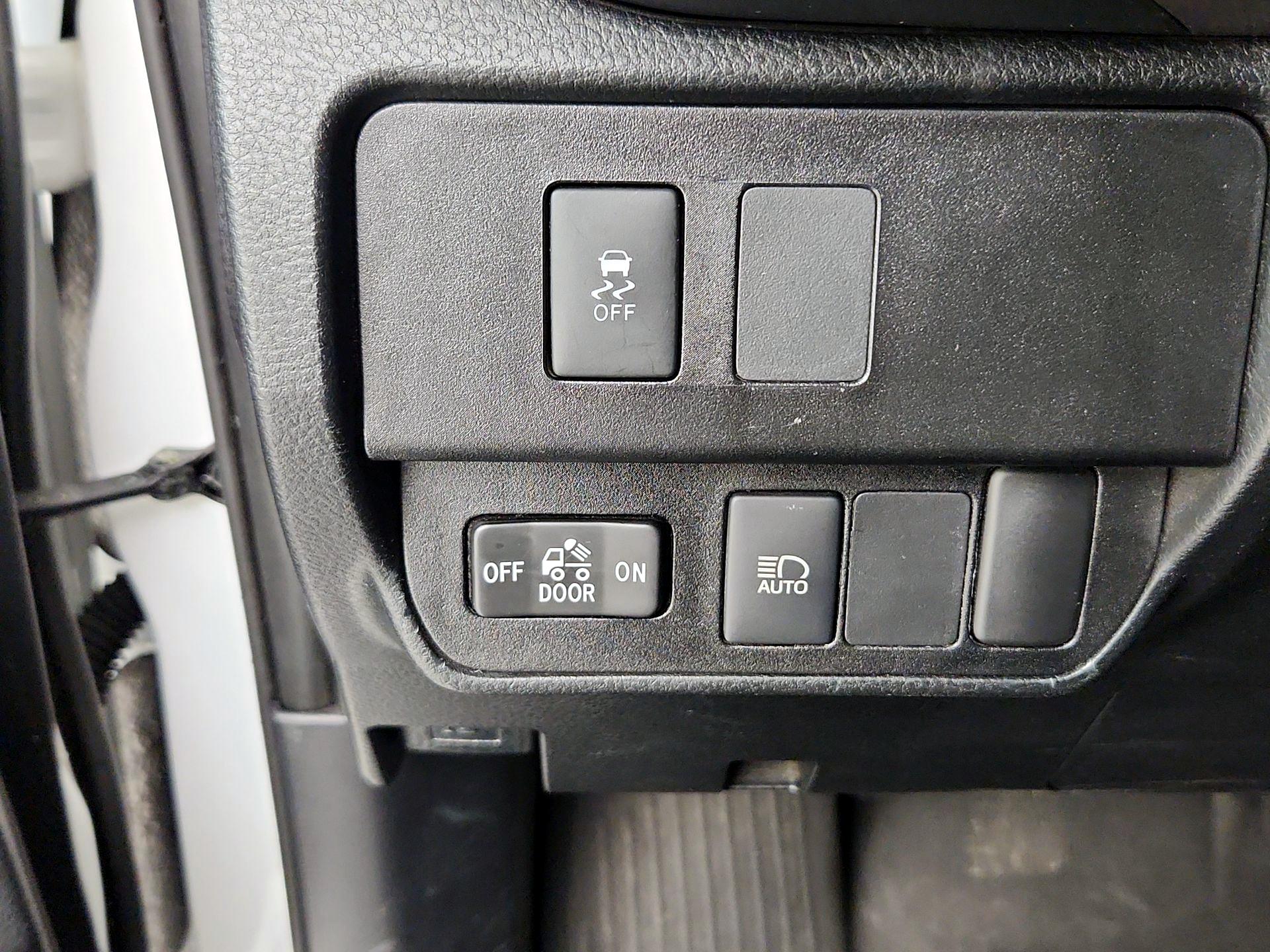 Thumbnail: 2021 Toyota Tacoma - 13