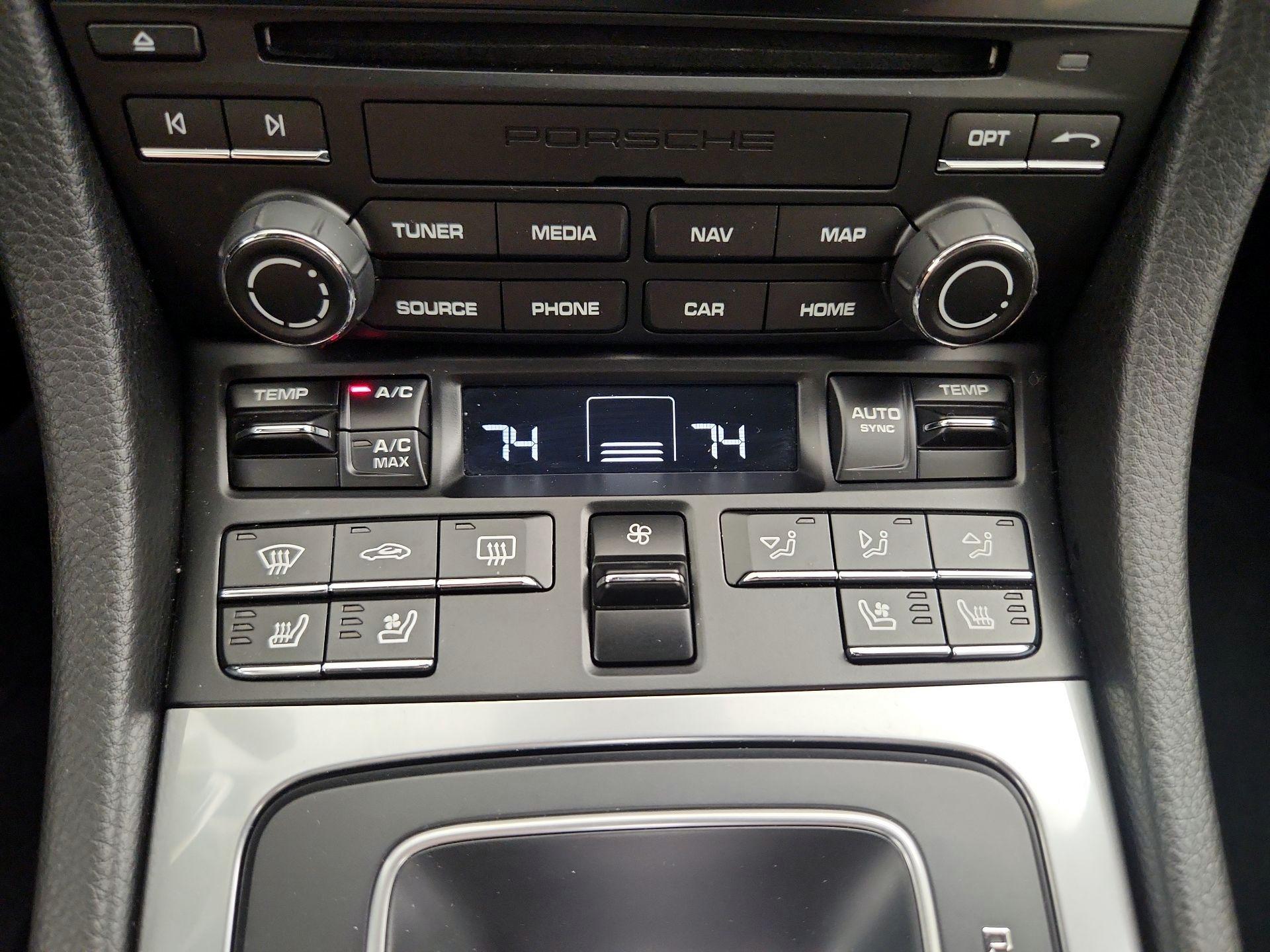 Thumbnail: 2022 Porsche 718 Cayman - 17