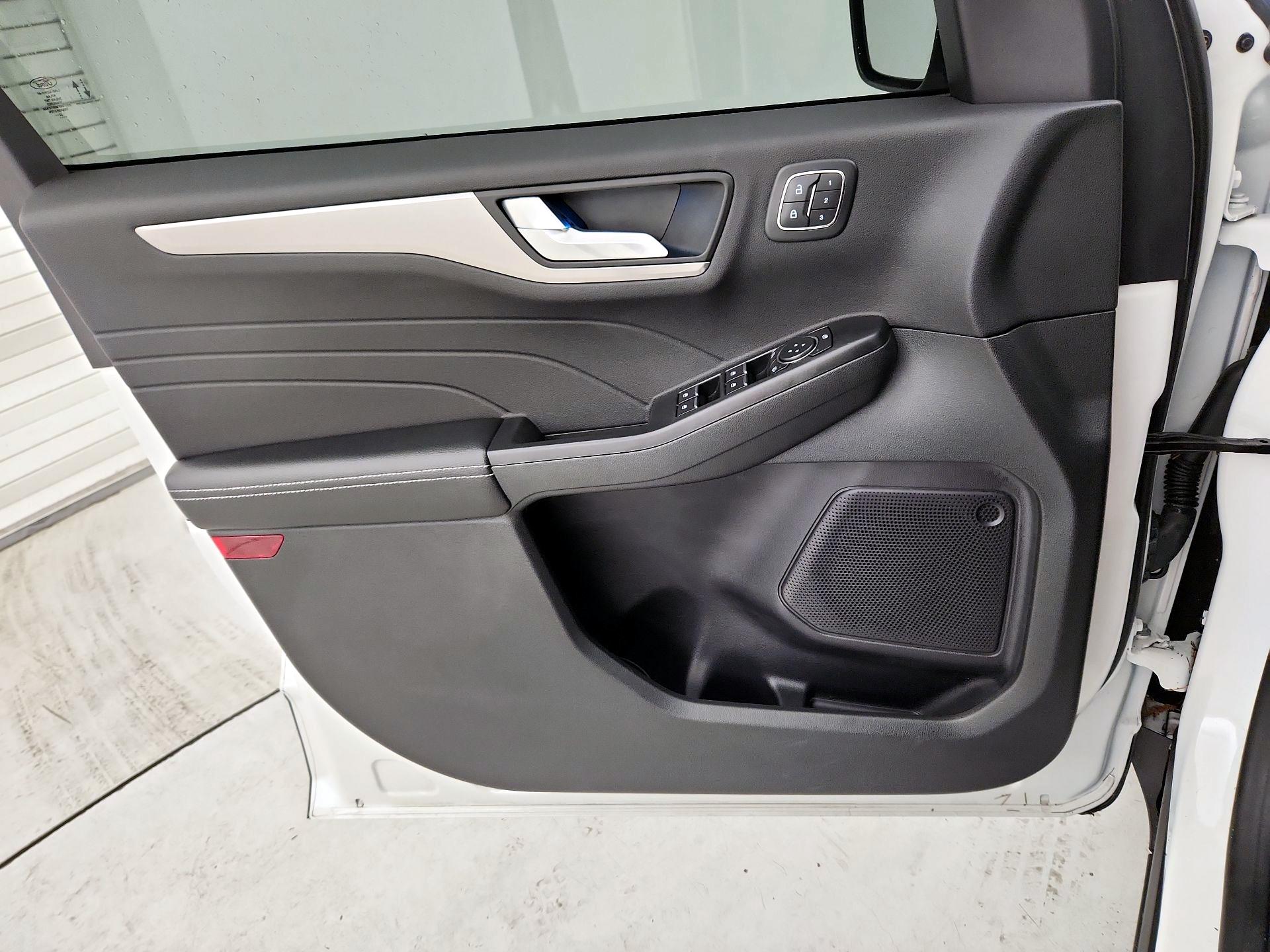 Thumbnail: 2022 Ford Escape - 12