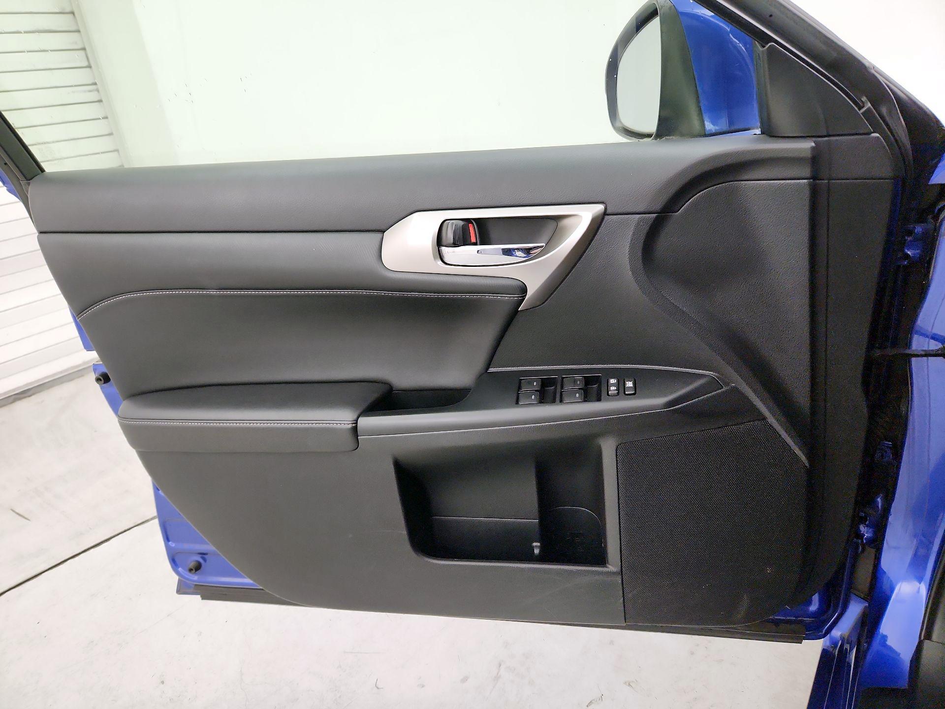 Thumbnail: 2015 Lexus CT - 12