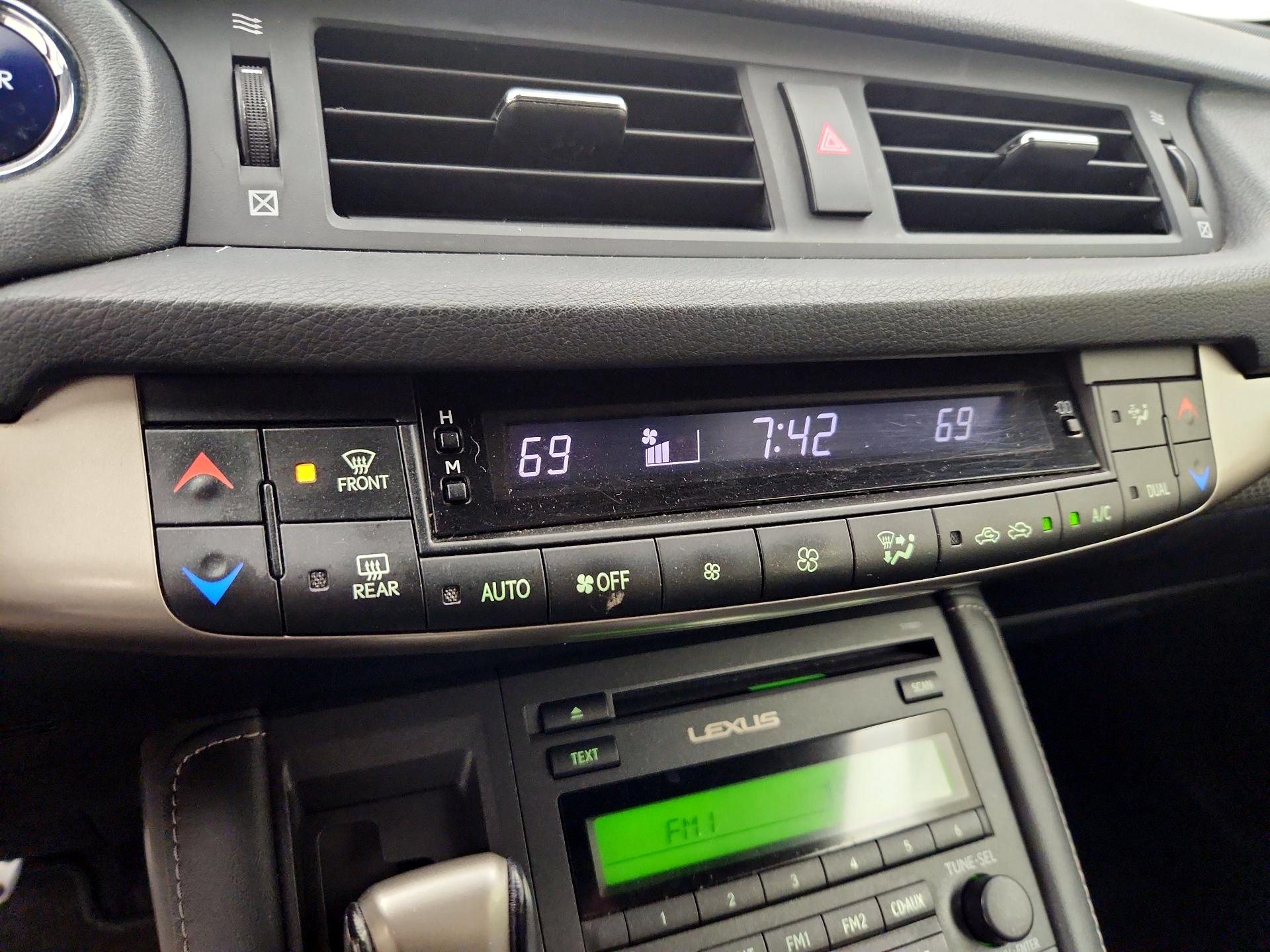 Thumbnail: 2015 Lexus CT - 16