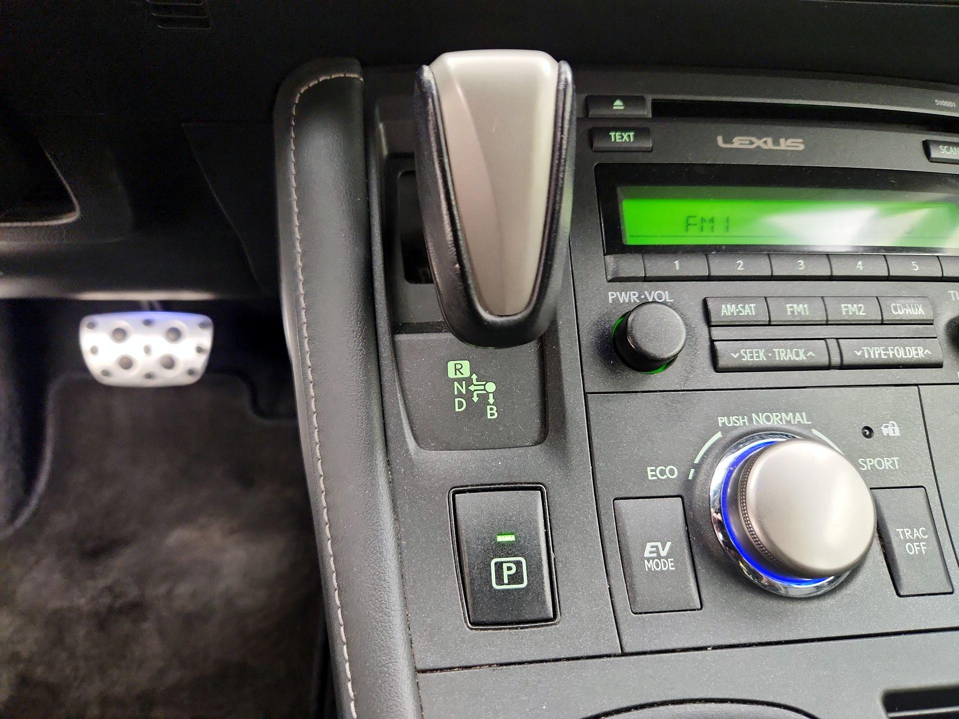 Thumbnail: 2015 Lexus CT - 17