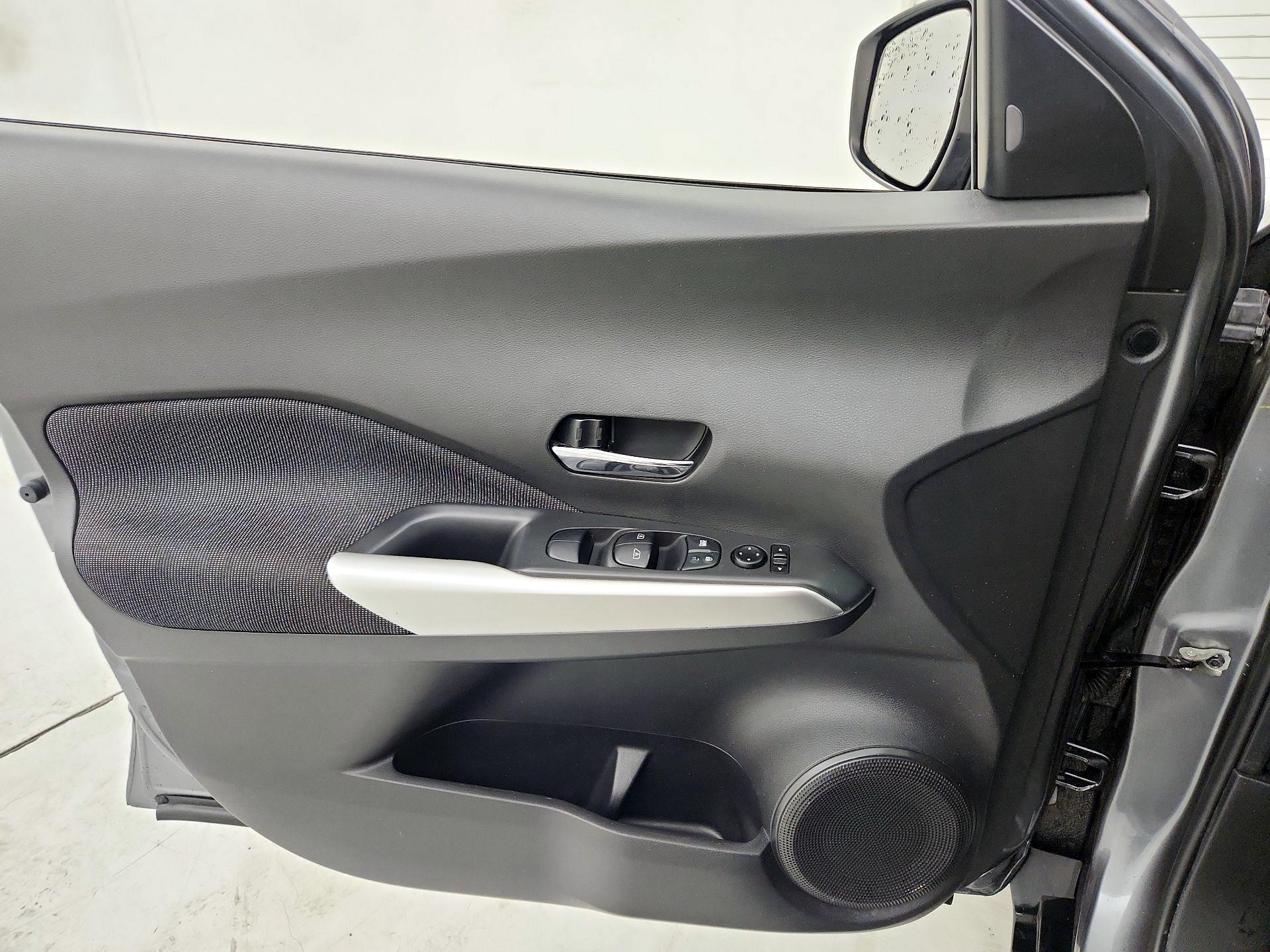 Thumbnail: 2020 Nissan Kicks - 12