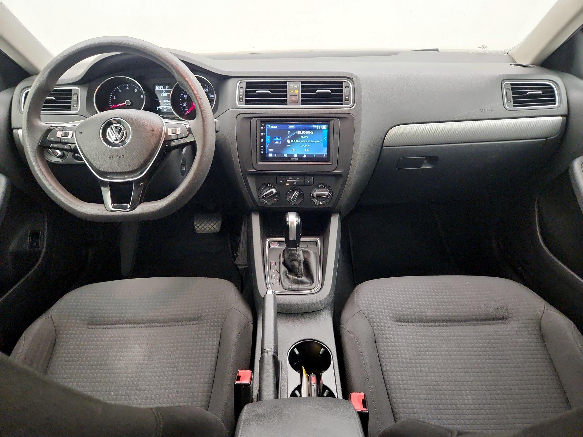 Thumbnail: 2016 Volkswagen Jetta - 9