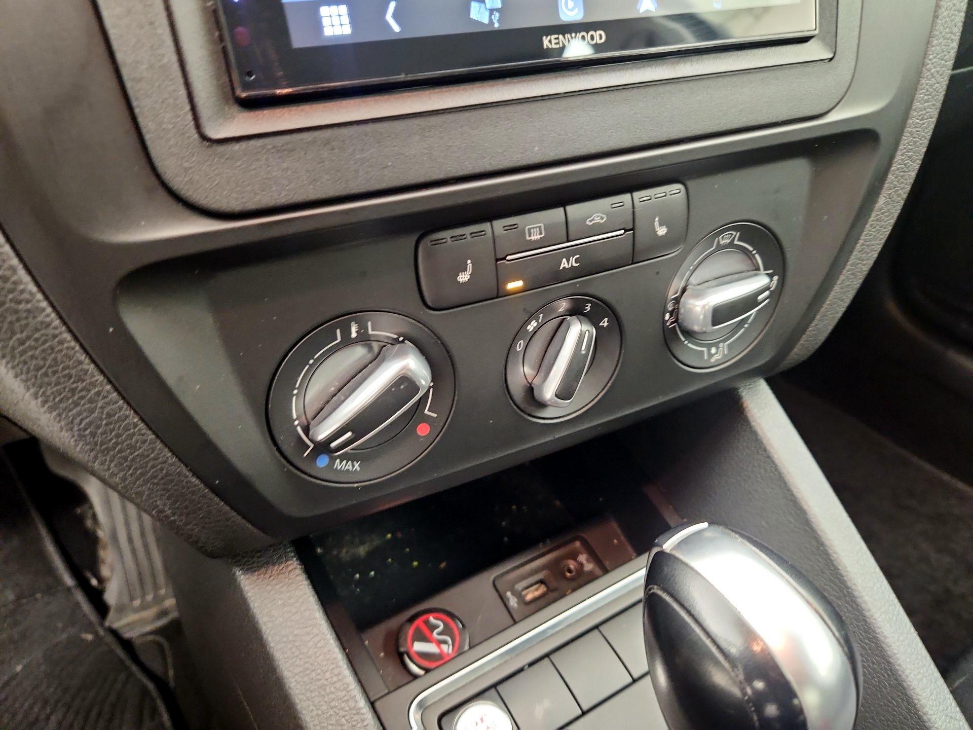 Thumbnail: 2016 Volkswagen Jetta - 16