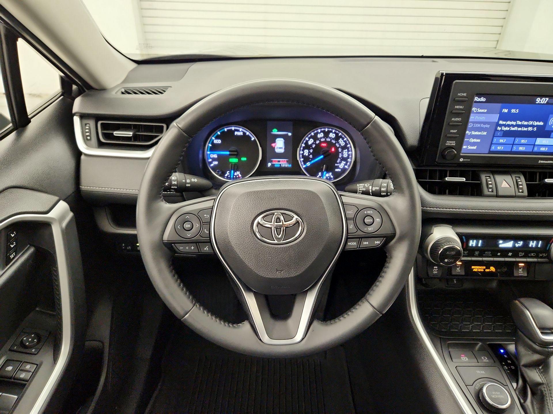 Thumbnail: 2022 Toyota RAV4 - 10