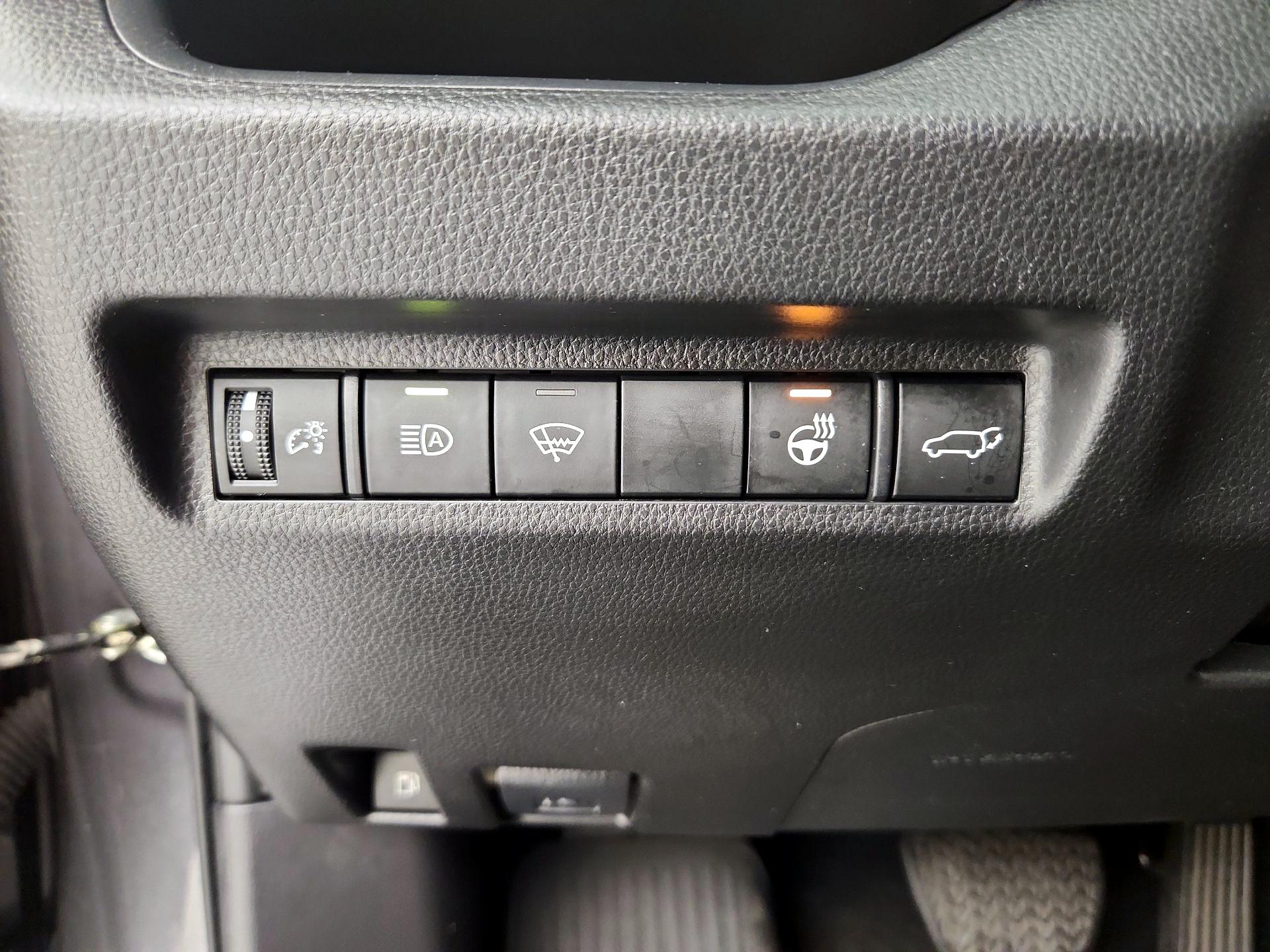 Thumbnail: 2022 Toyota RAV4 - 13