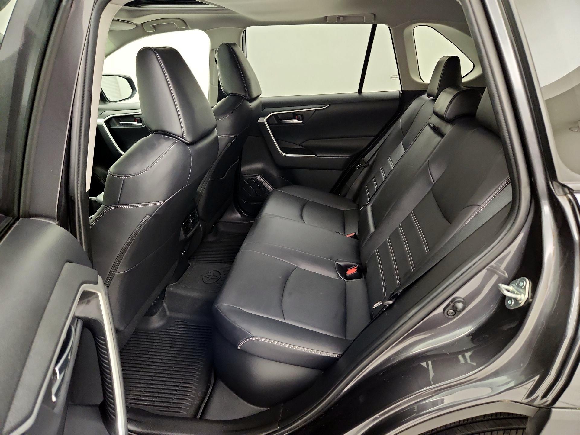 Thumbnail: 2022 Toyota RAV4 - 20